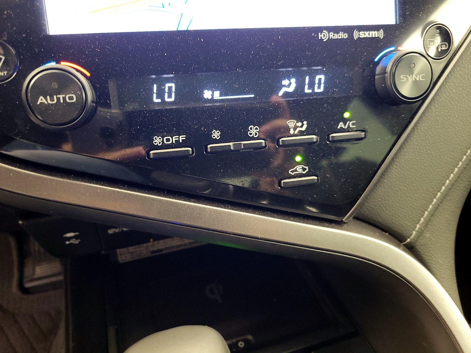 2019 Toyota Camry XSE - Photo 18