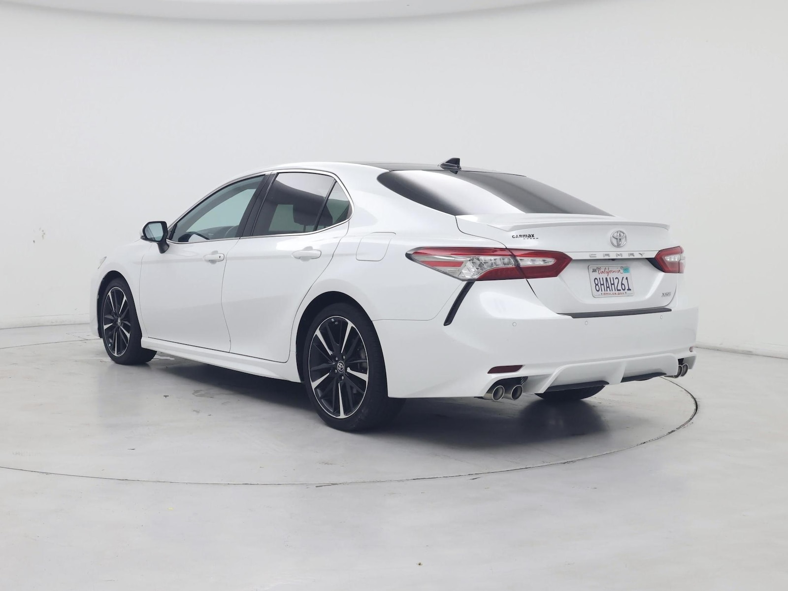 2019 Toyota Camry XSE - Photo 3