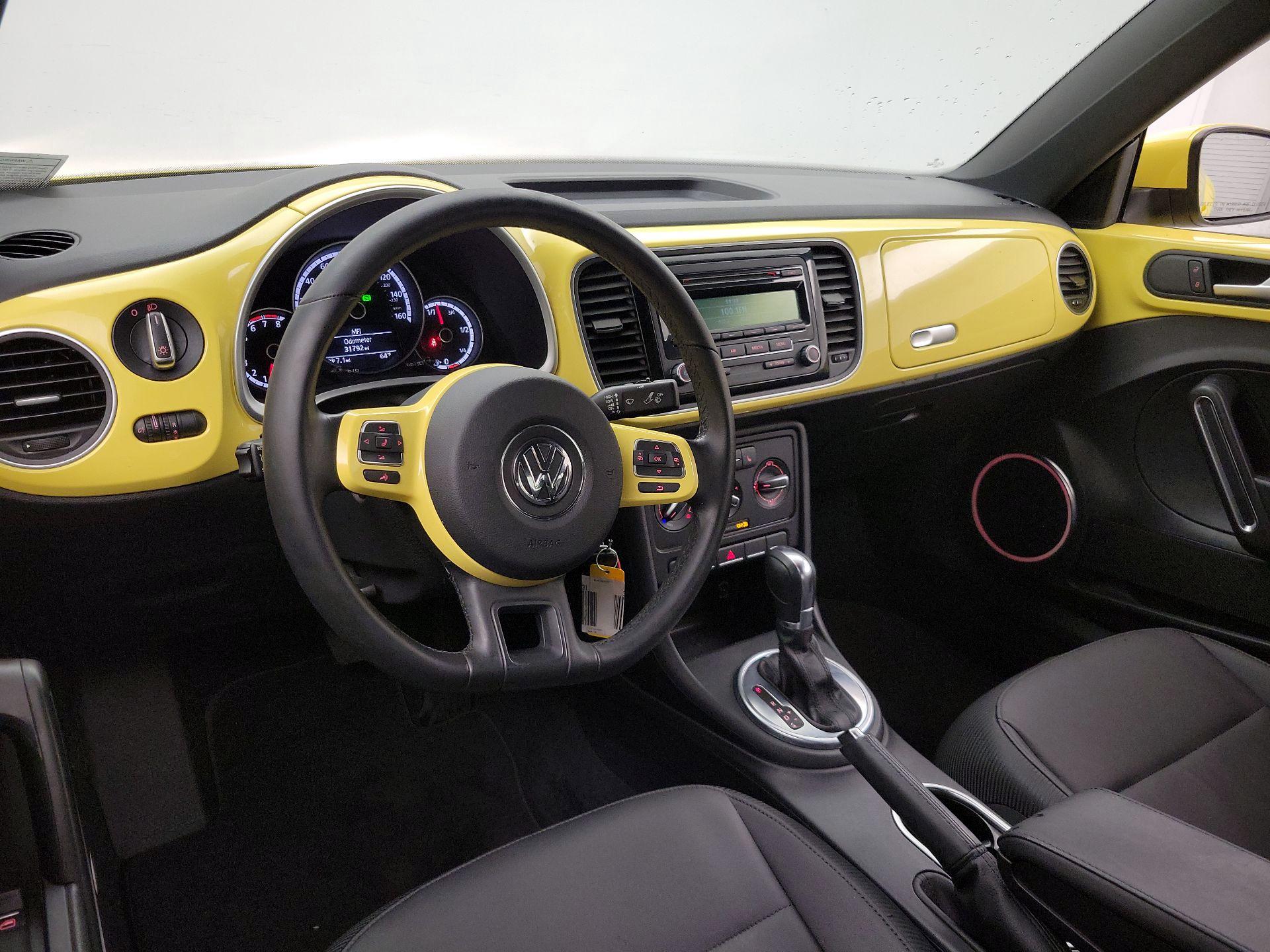 Thumbnail: 2014 Volkswagen Beetle - 9