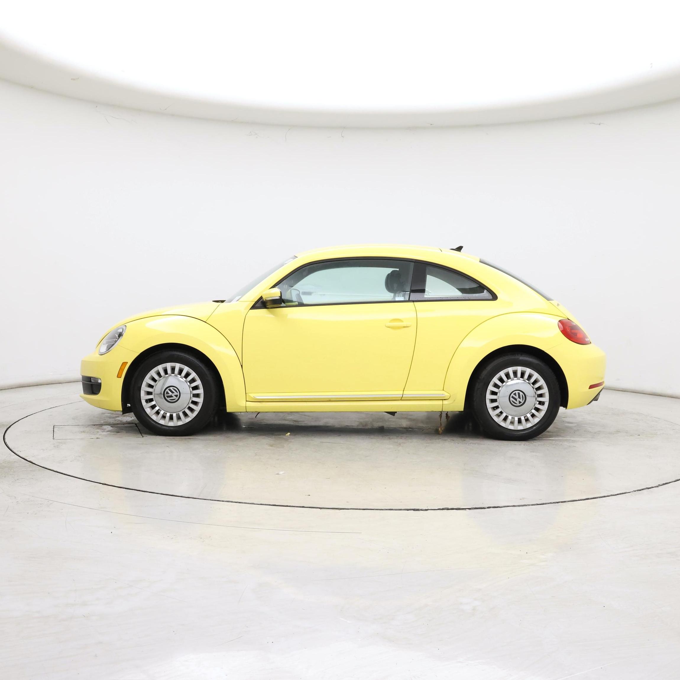 Thumbnail: 2014 Volkswagen Beetle - 3