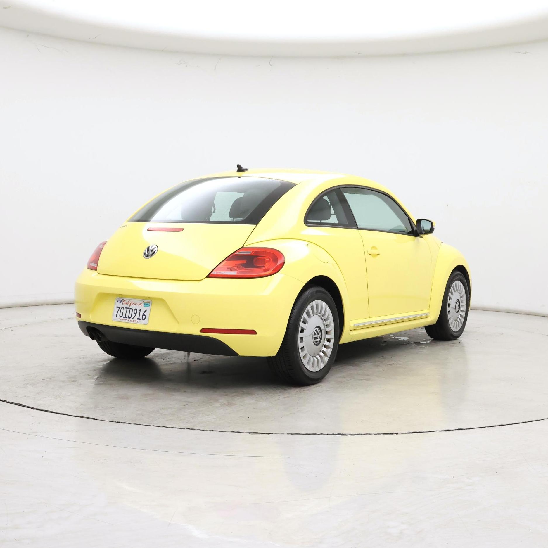 Thumbnail: 2014 Volkswagen Beetle - 8