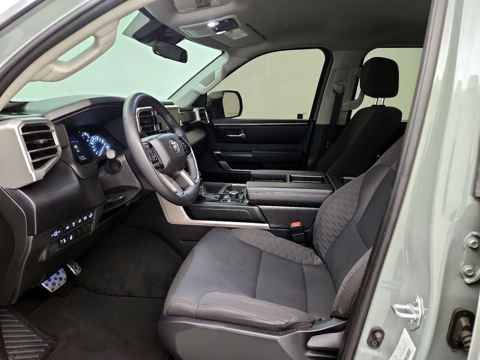 2024 Toyota Tundra SR5 - Photo 12