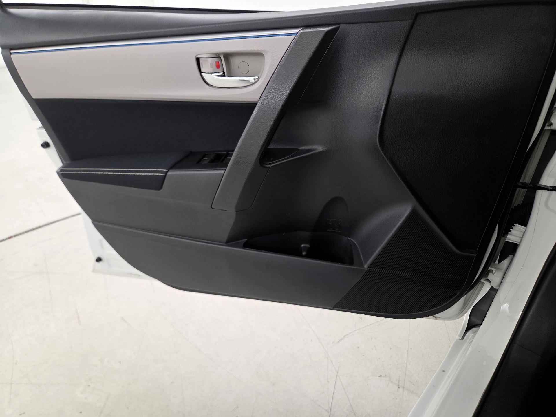 Thumbnail: 2014 Toyota Corolla - 12