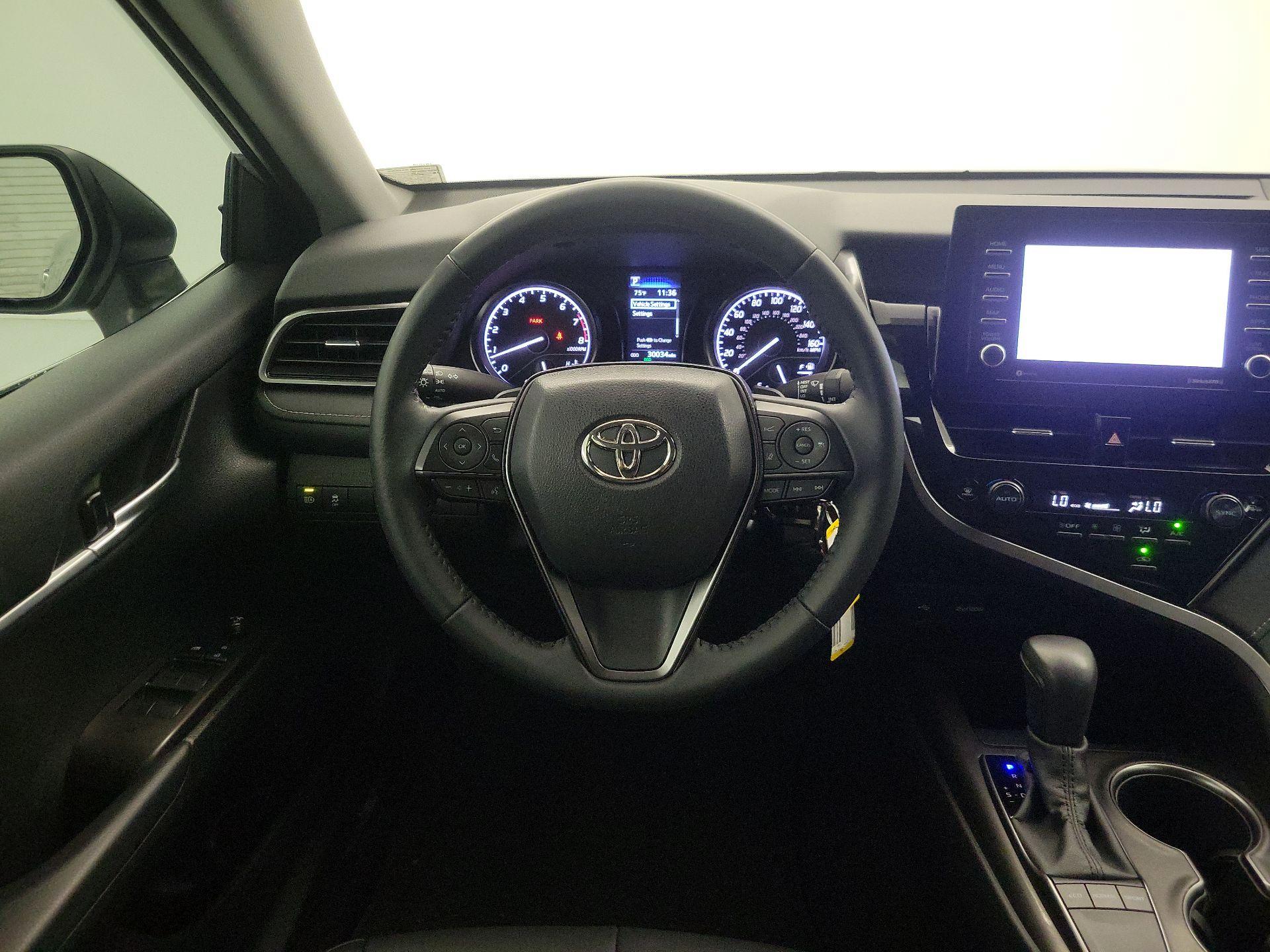 Thumbnail: 2022 Toyota Camry - 10
