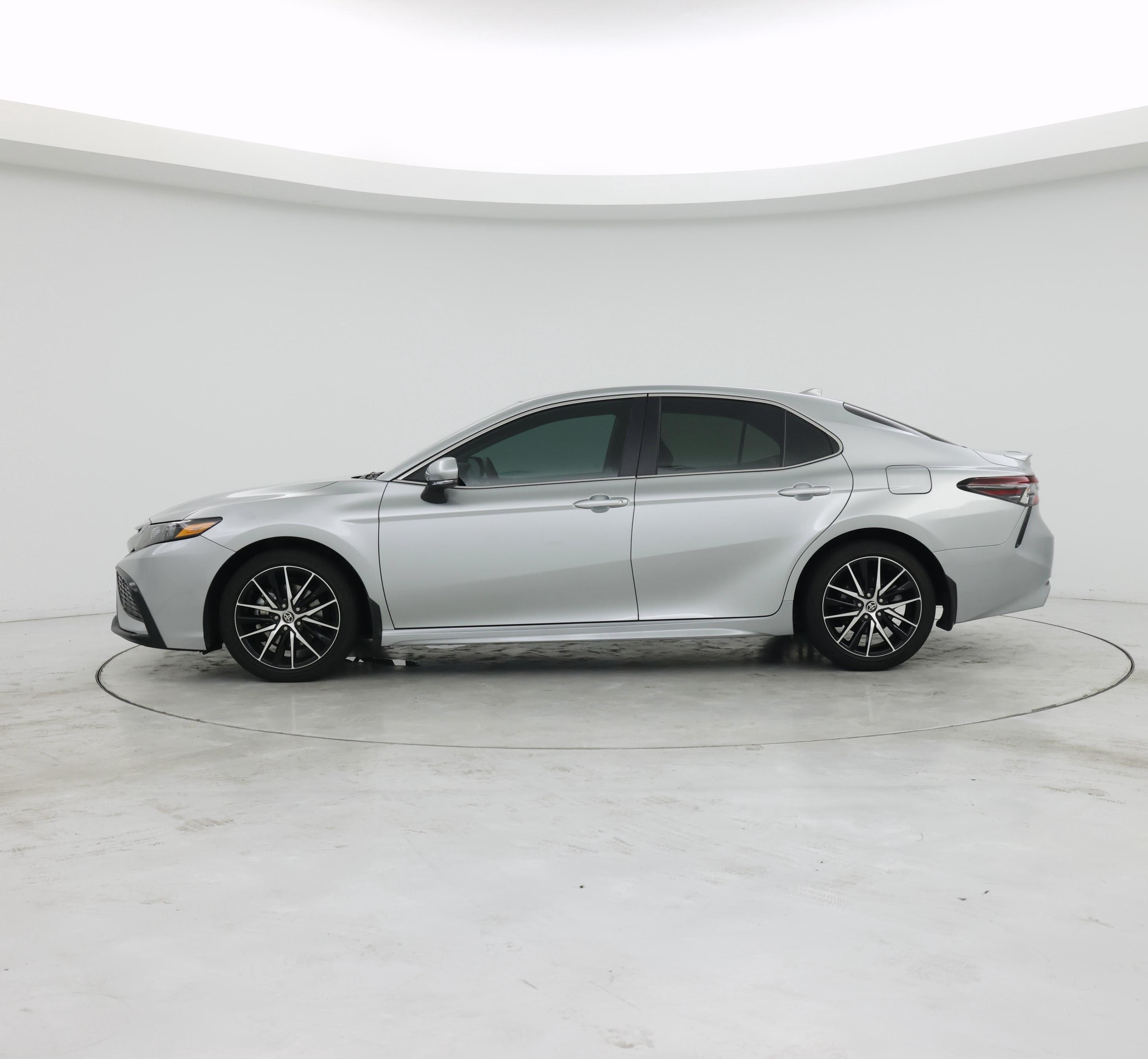 Thumbnail: 2022 Toyota Camry - 3