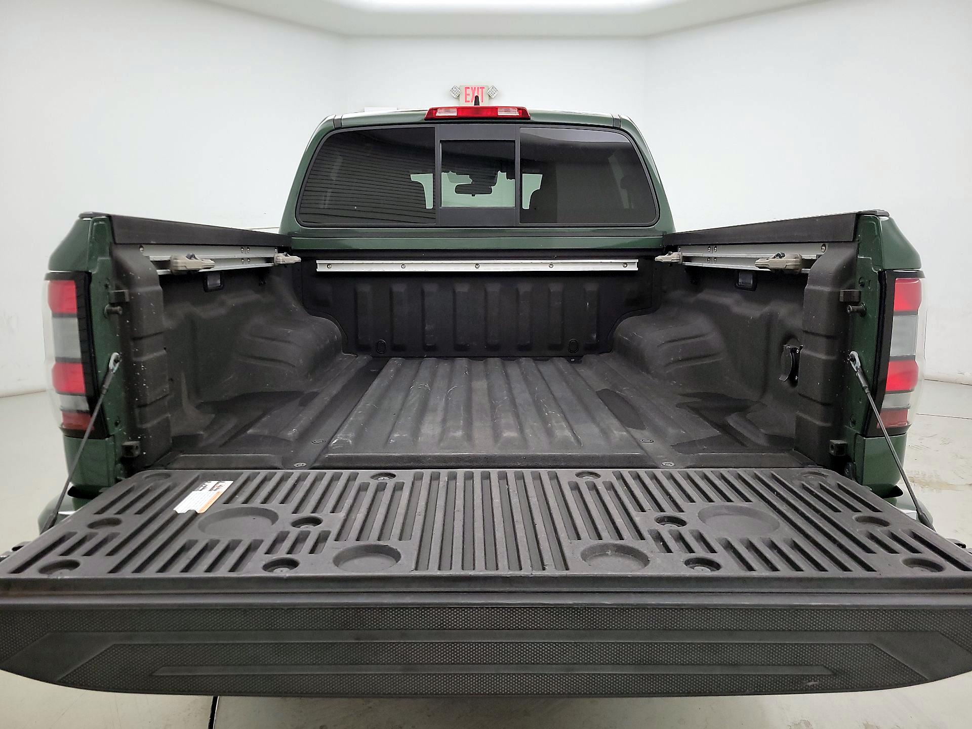 Thumbnail: 2022 Nissan Frontier - 17