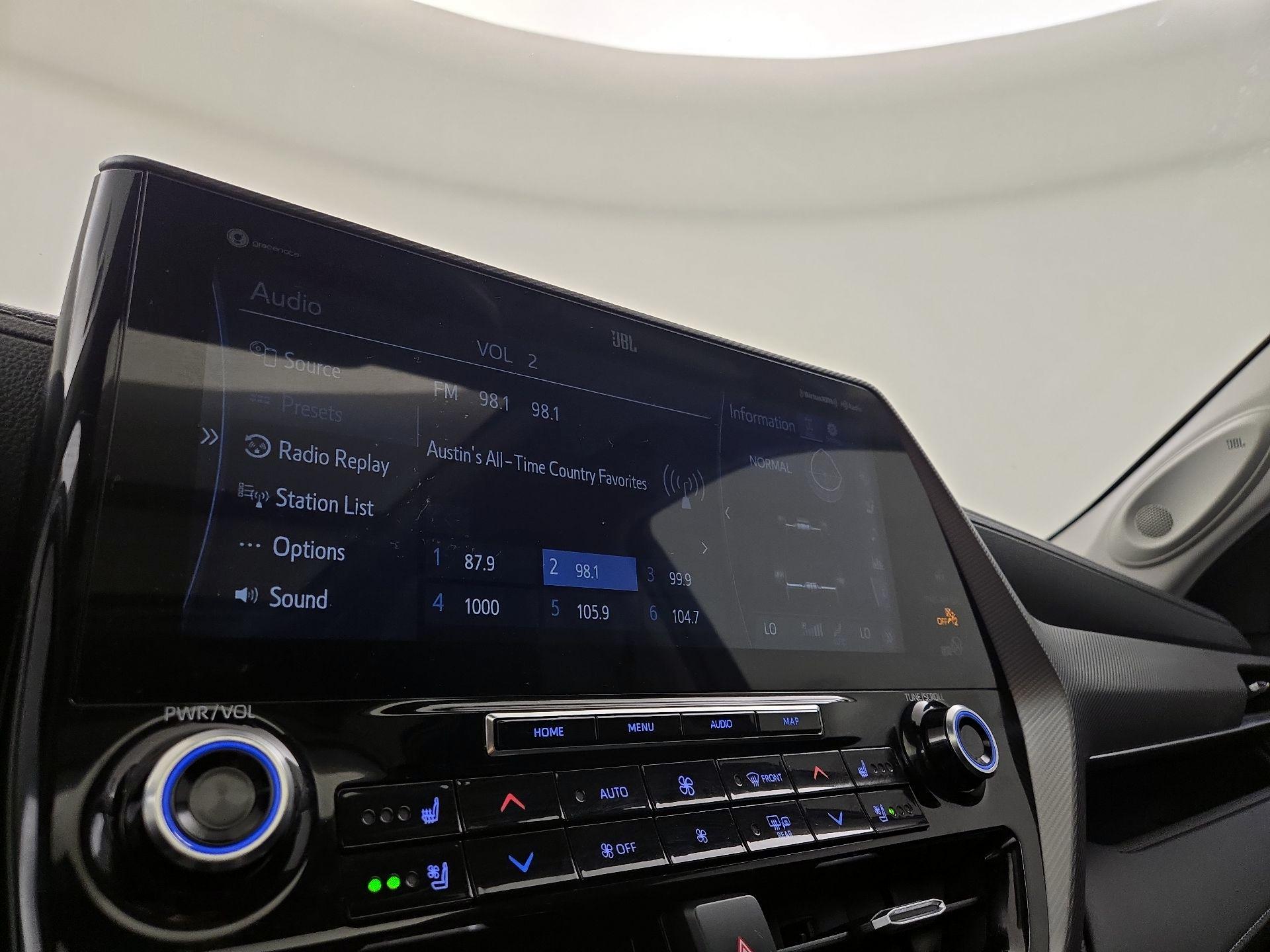 Thumbnail: 2021 Toyota Highlander - 16