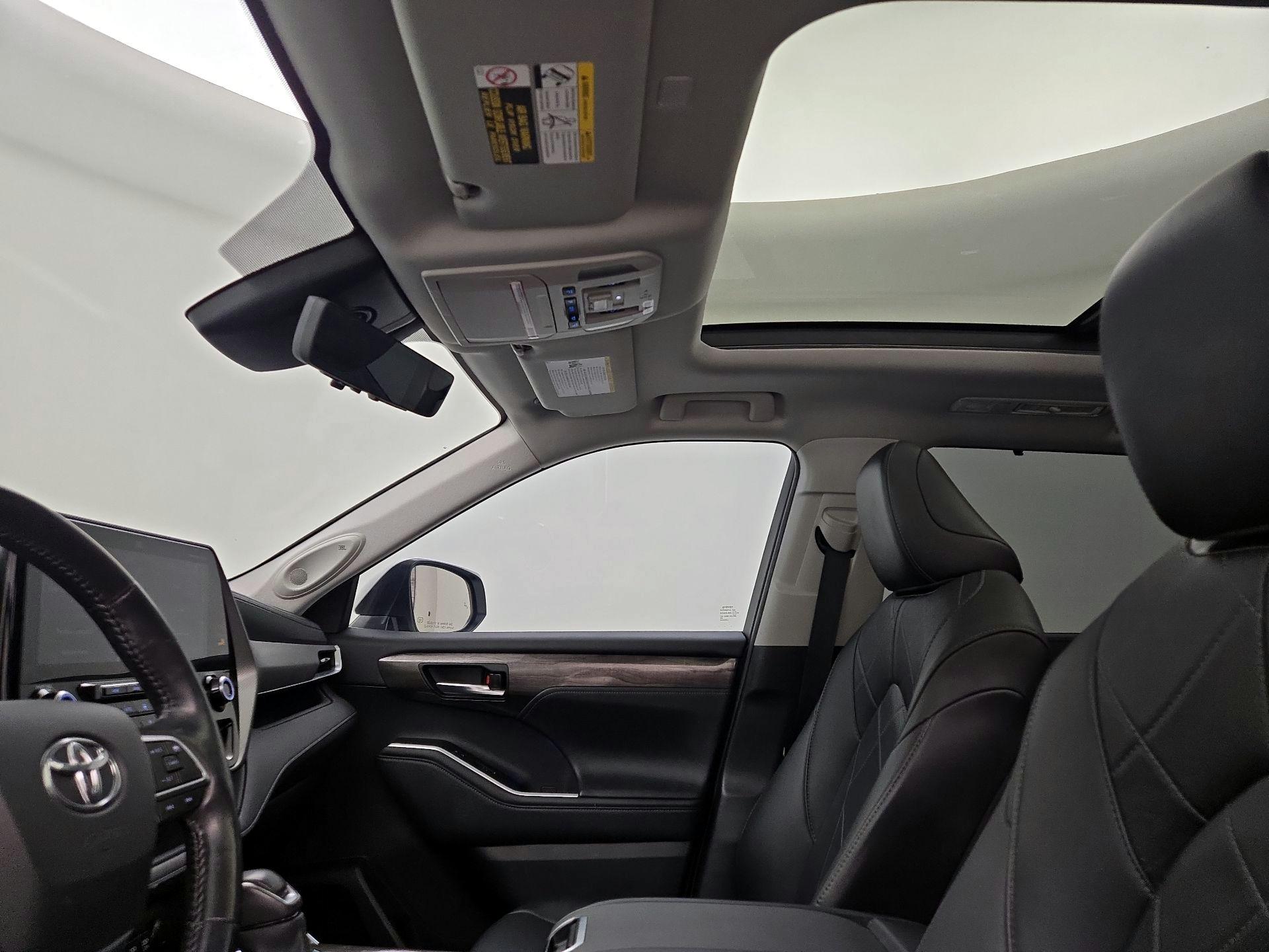 Thumbnail: 2021 Toyota Highlander - 20