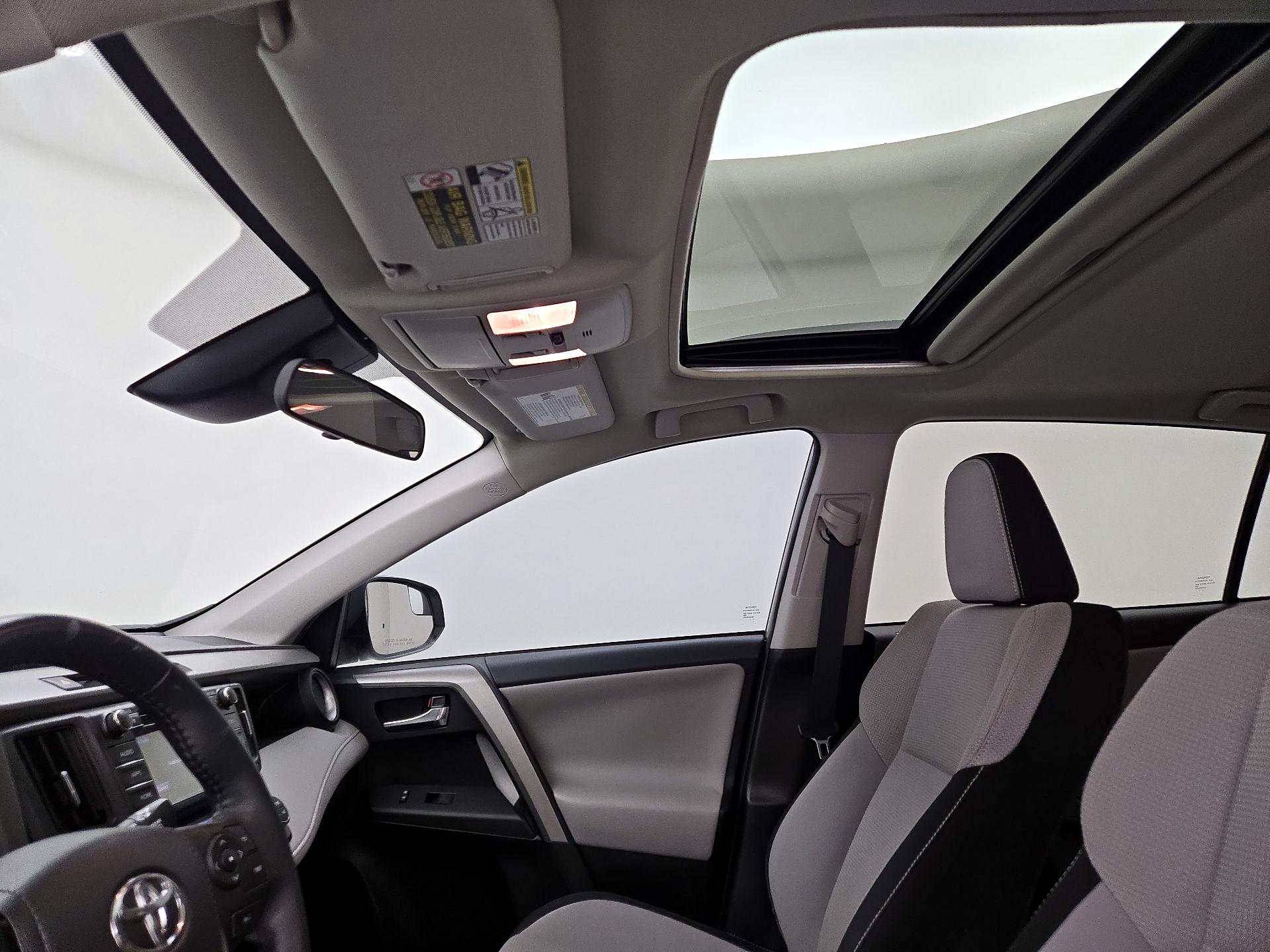 Thumbnail: 2017 Toyota RAV4 - 19