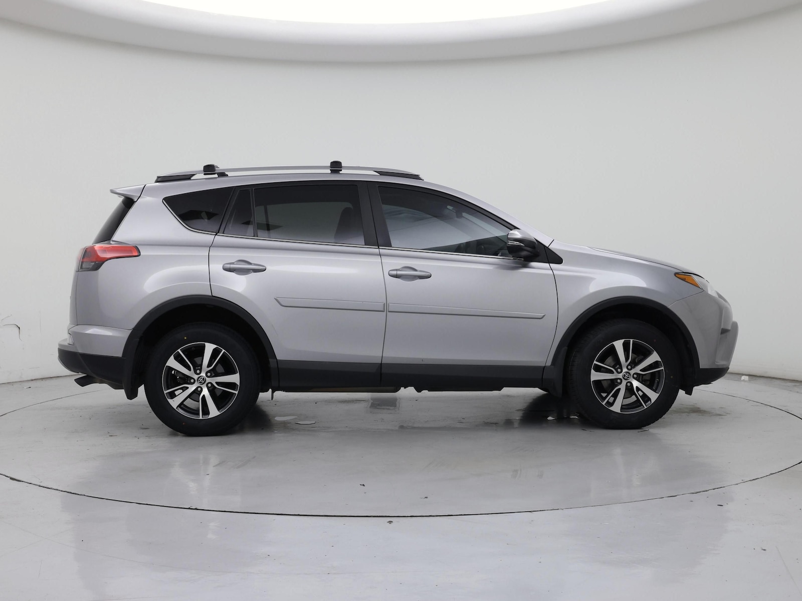 2017 Toyota RAV4 XLE - Photo 8