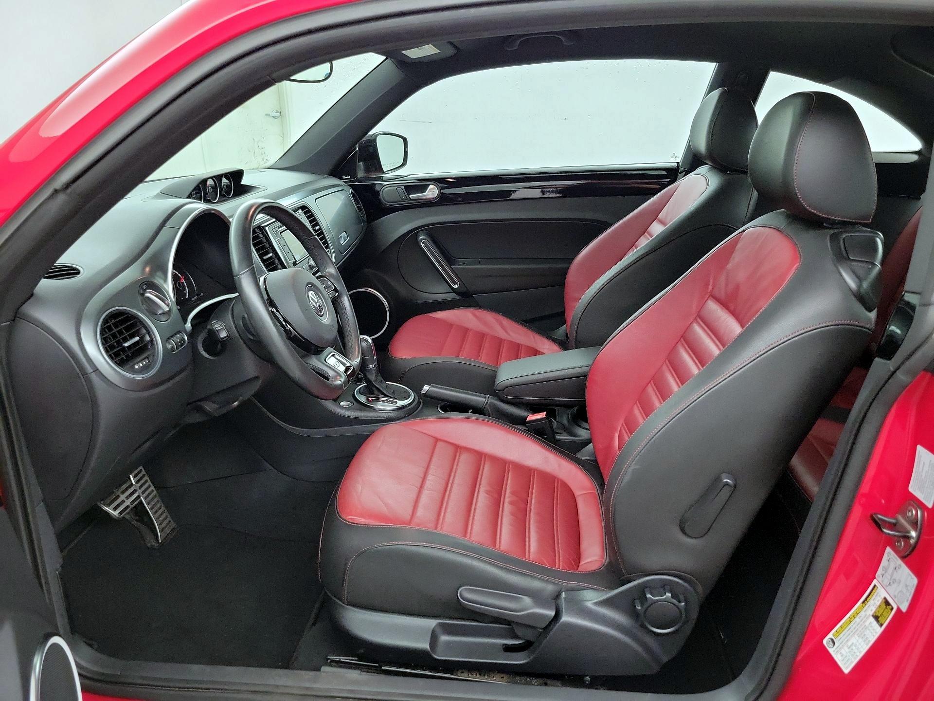 Thumbnail: 2014 Volkswagen Beetle - 9