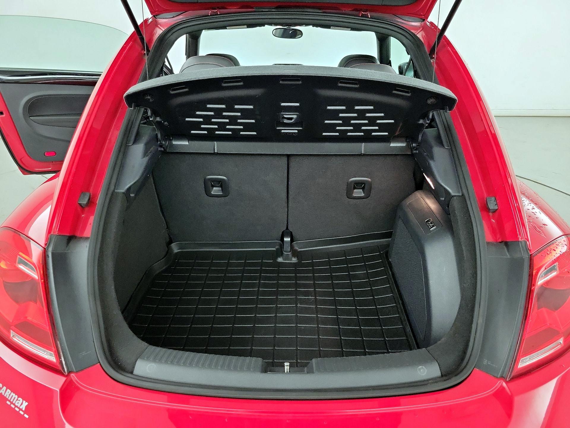 Thumbnail: 2014 Volkswagen Beetle - 17