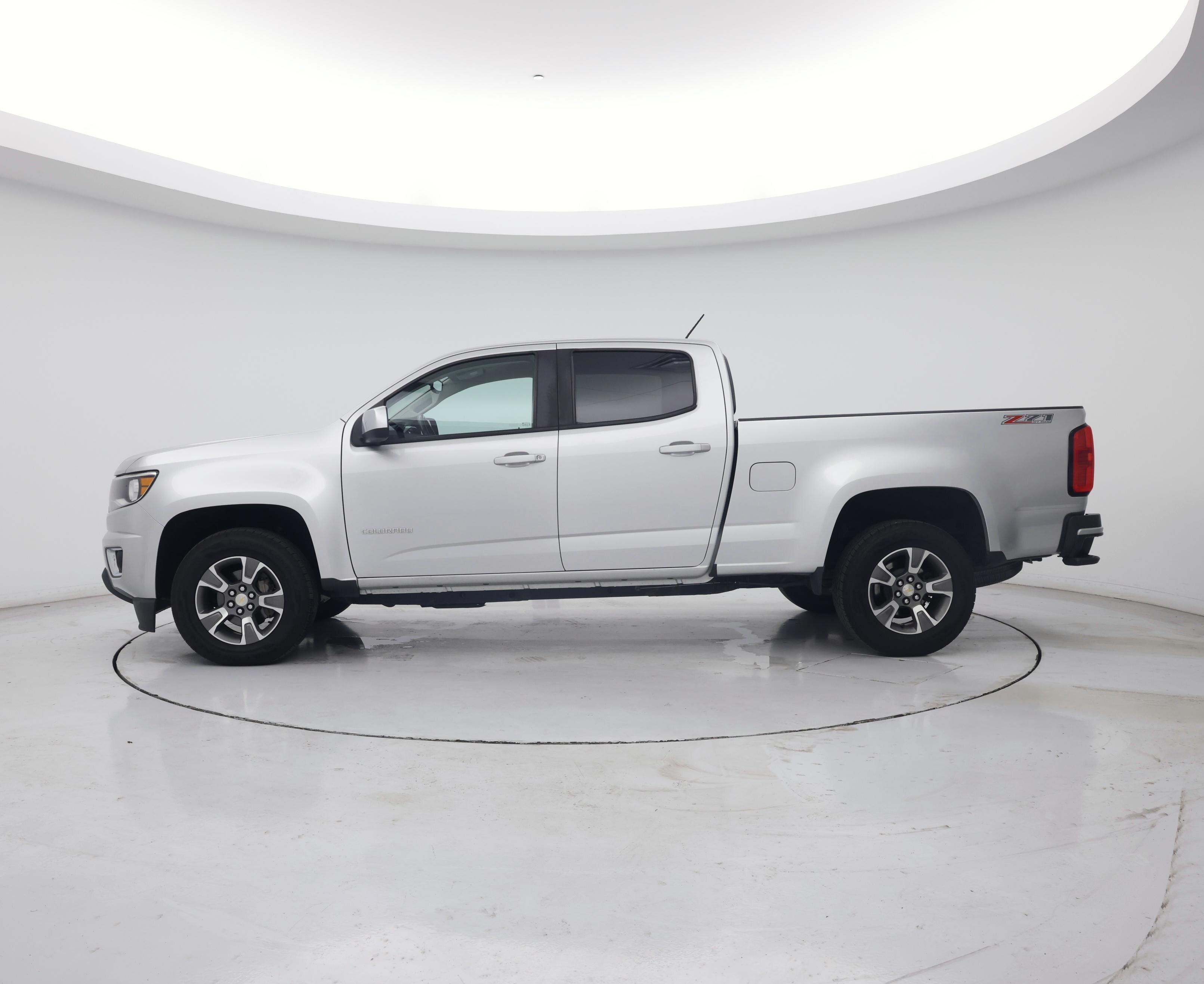 Thumbnail: 2020 Chevrolet Colorado - 3