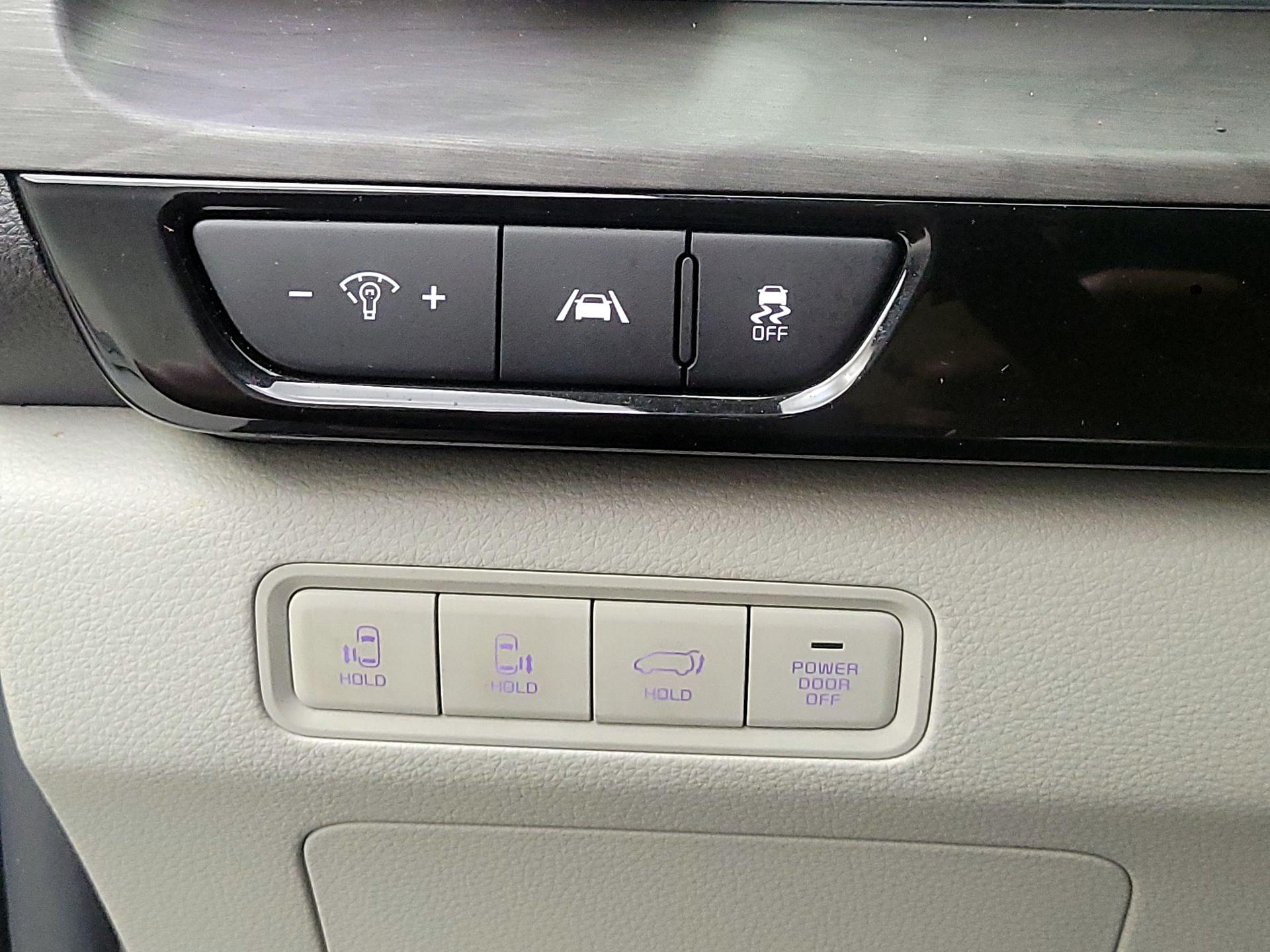 Thumbnail: 2024 Kia Carnival - 13