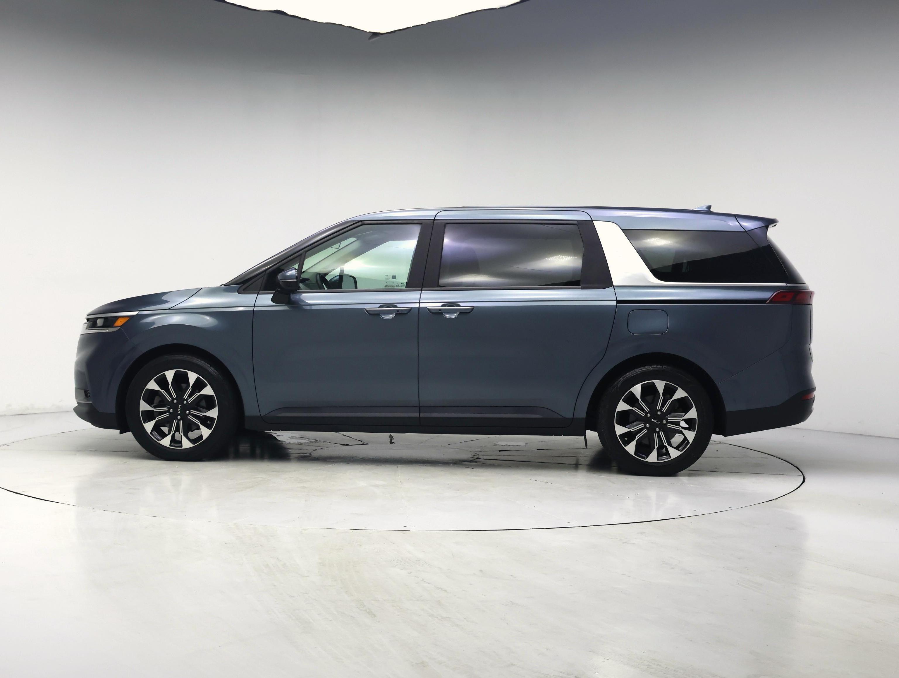 Thumbnail: 2024 Kia Carnival - 3