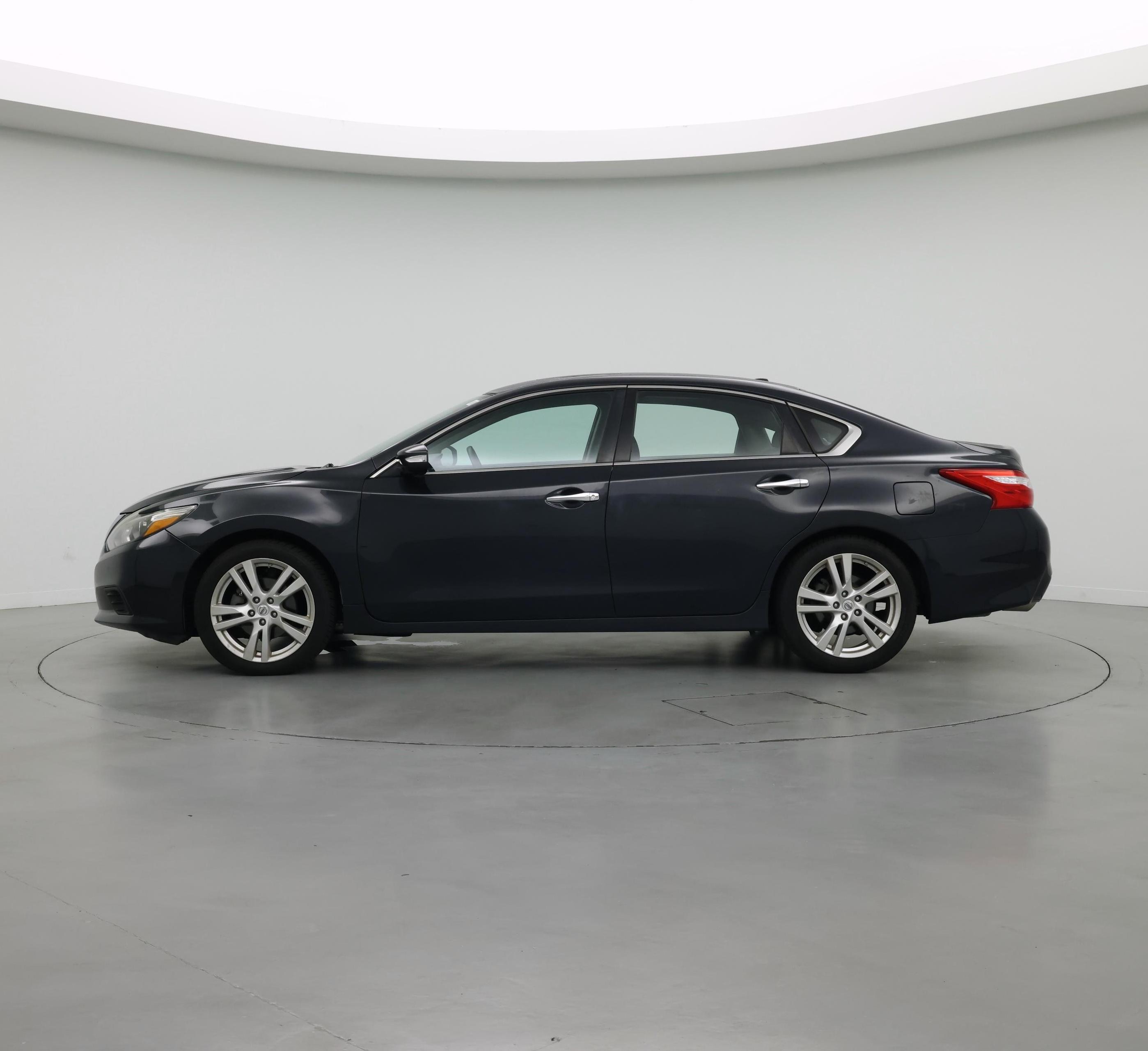 Thumbnail: 2016 Nissan Altima - 3
