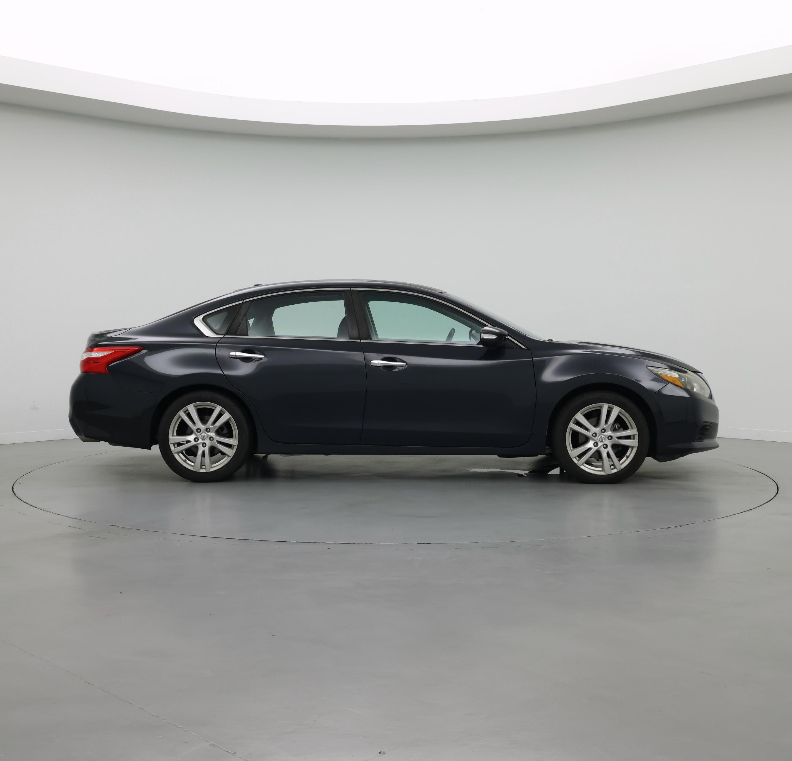 Thumbnail: 2016 Nissan Altima - 7