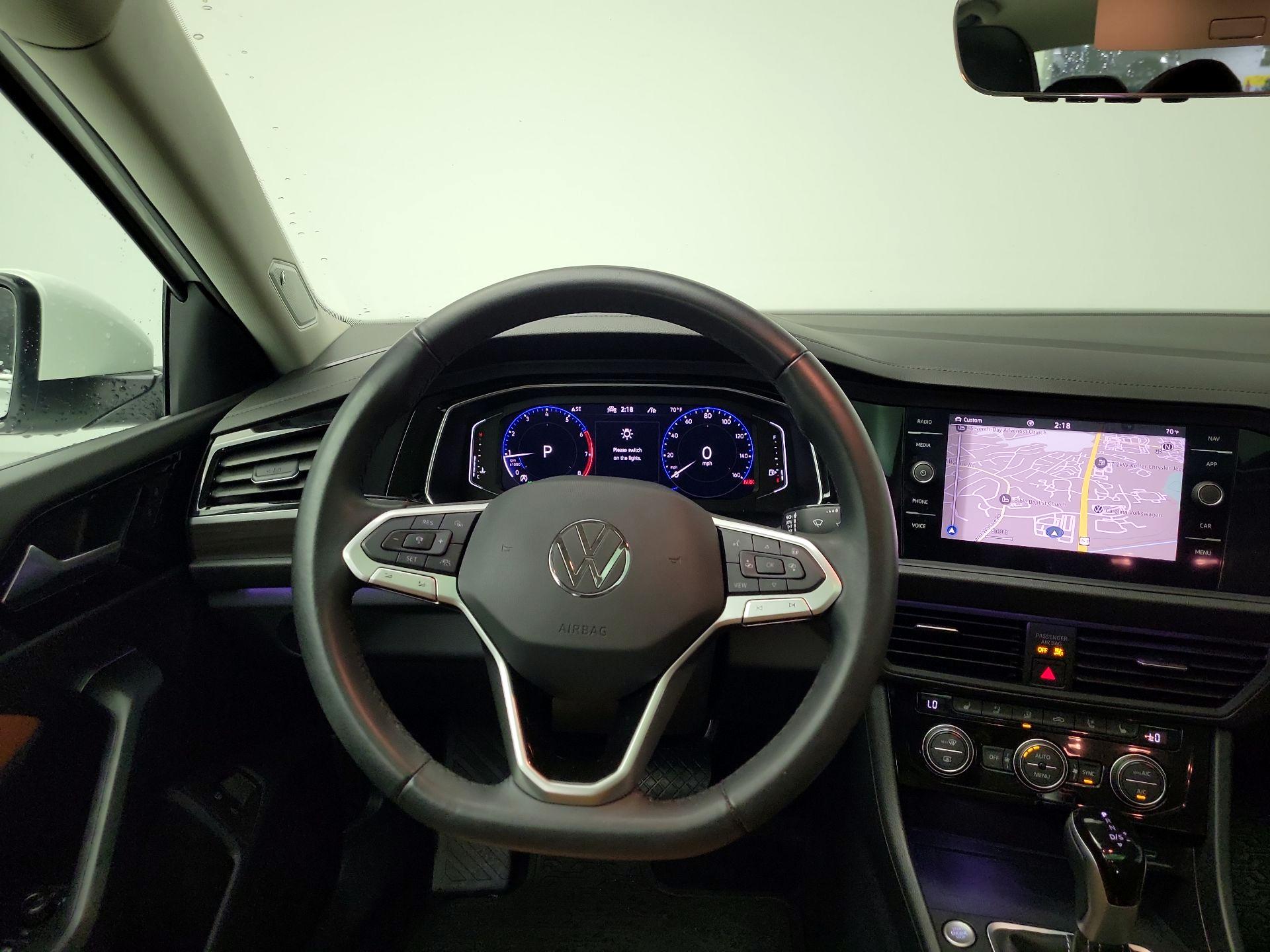 Thumbnail: 2024 Volkswagen Jetta - 10