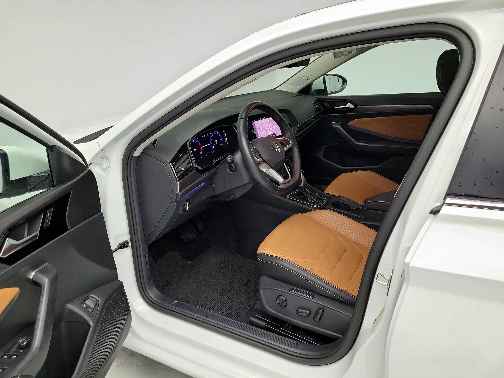 Thumbnail: 2024 Volkswagen Jetta - 11
