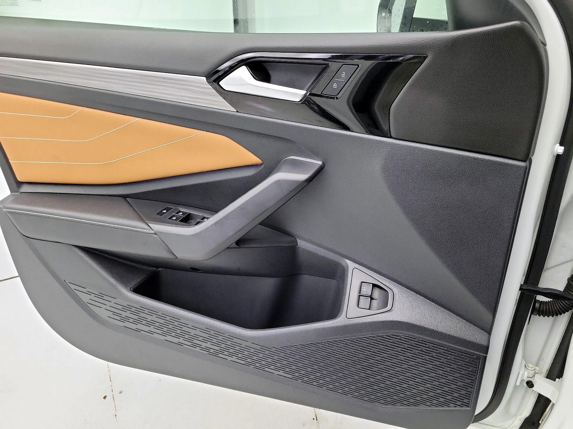 Thumbnail: 2024 Volkswagen Jetta - 12