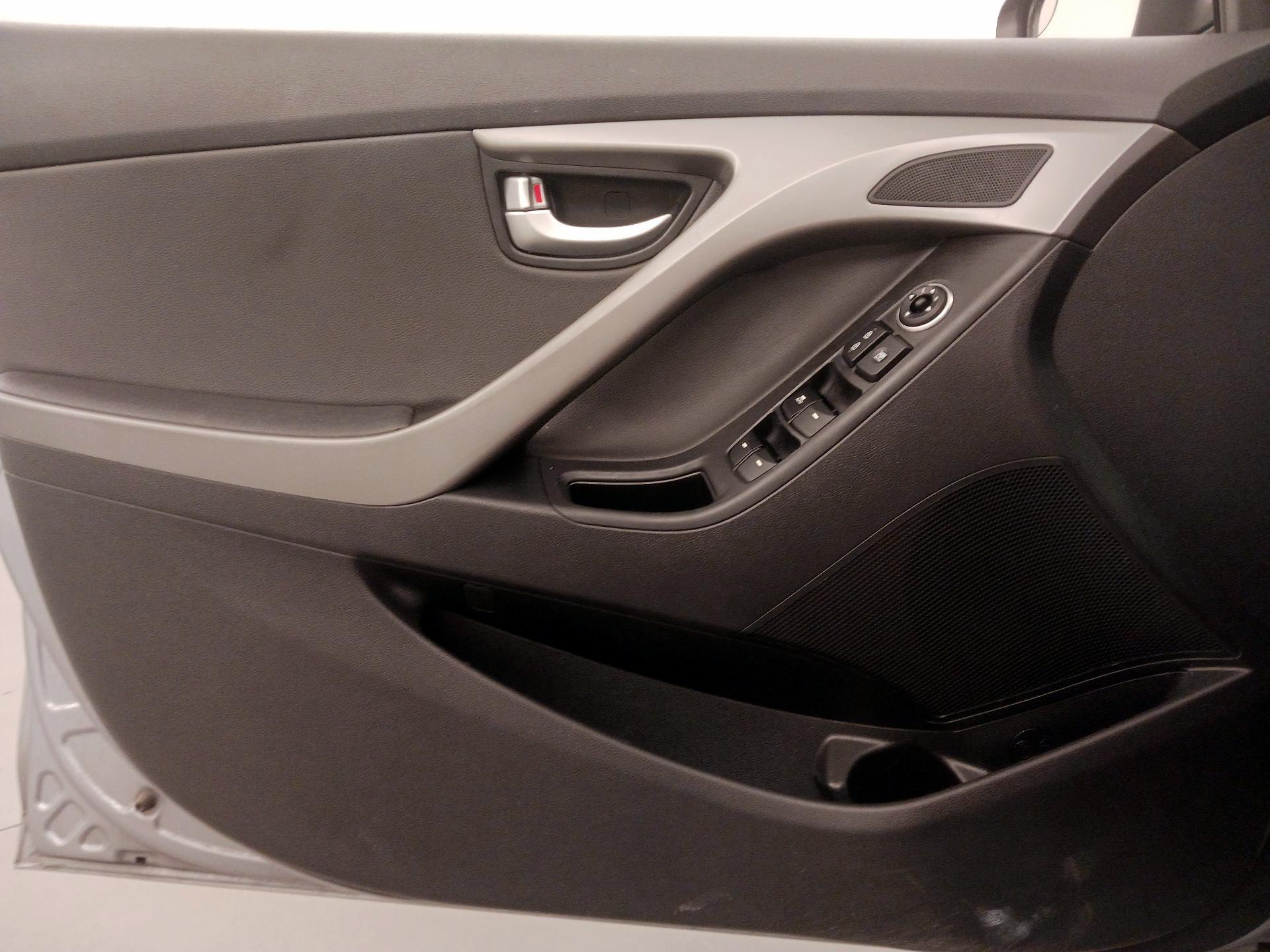 Thumbnail: 2015 Hyundai Elantra - 12