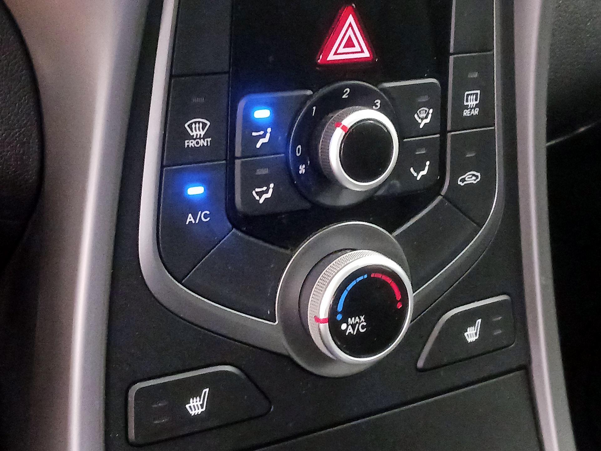 Thumbnail: 2015 Hyundai Elantra - 16