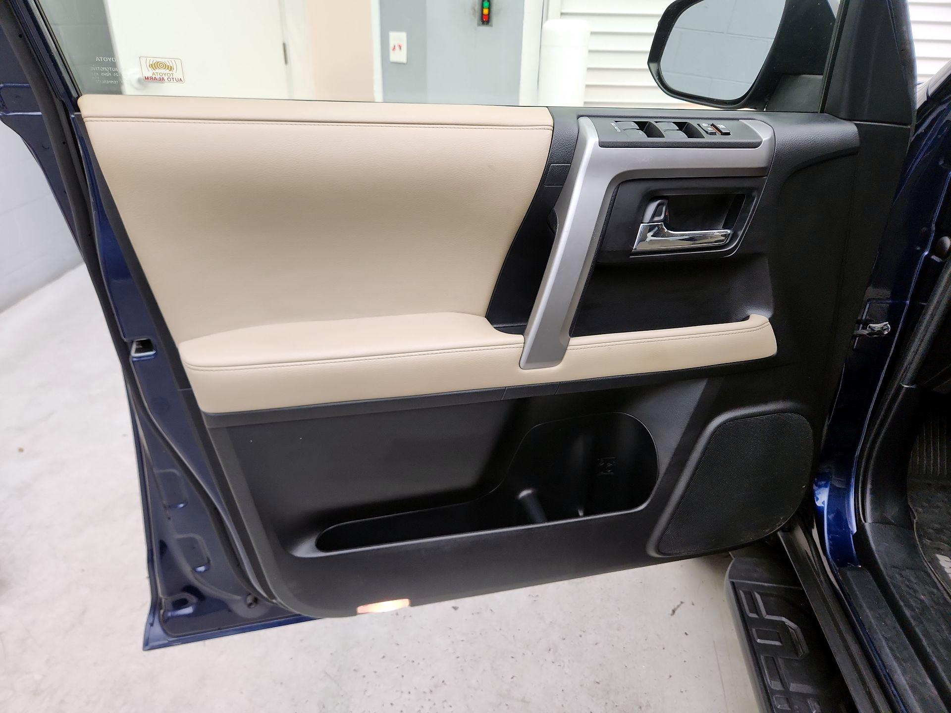 Thumbnail: 2019 Toyota 4Runner - 12