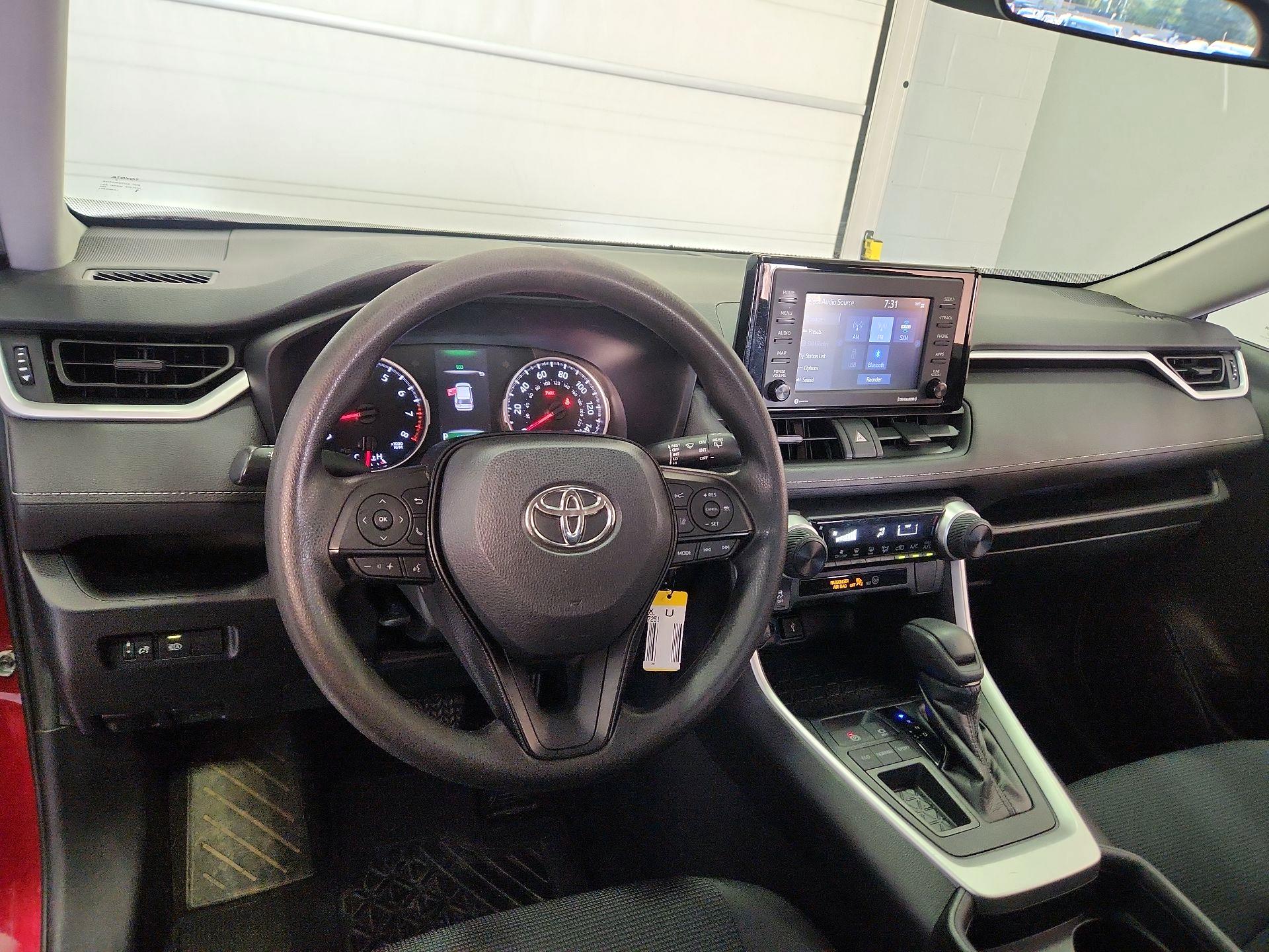 Thumbnail: 2020 Toyota RAV4 - 9