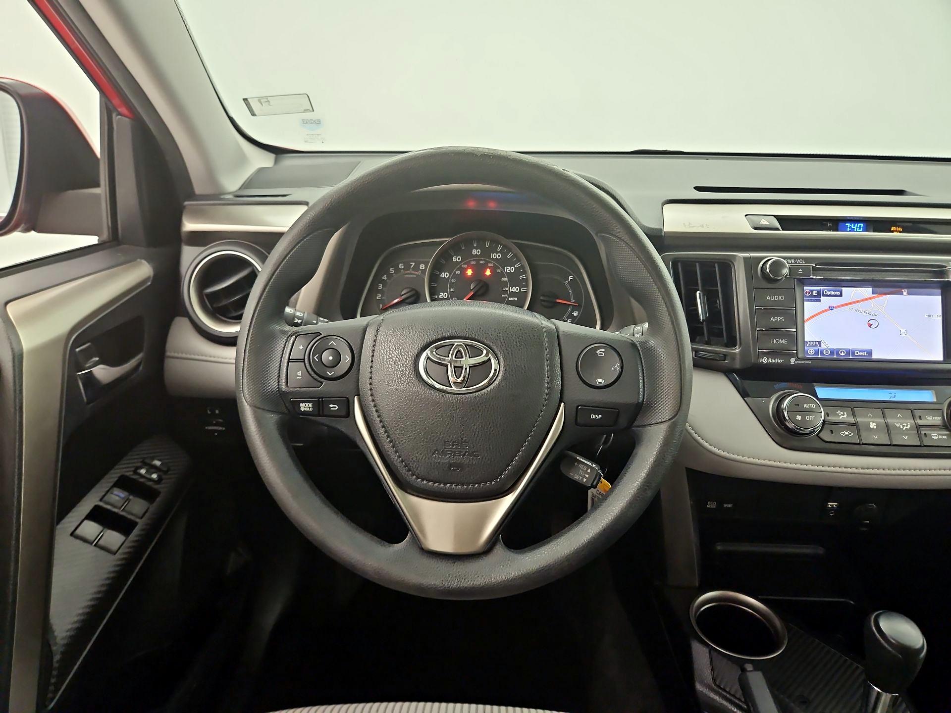 Thumbnail: 2015 Toyota RAV4 - 10