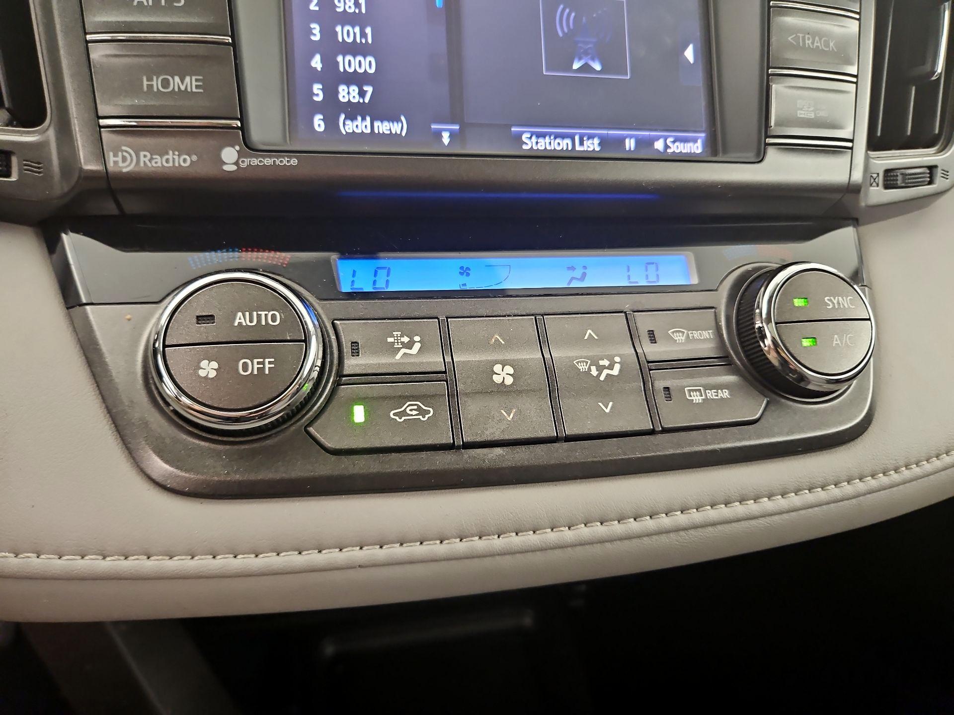 Thumbnail: 2015 Toyota RAV4 - 17