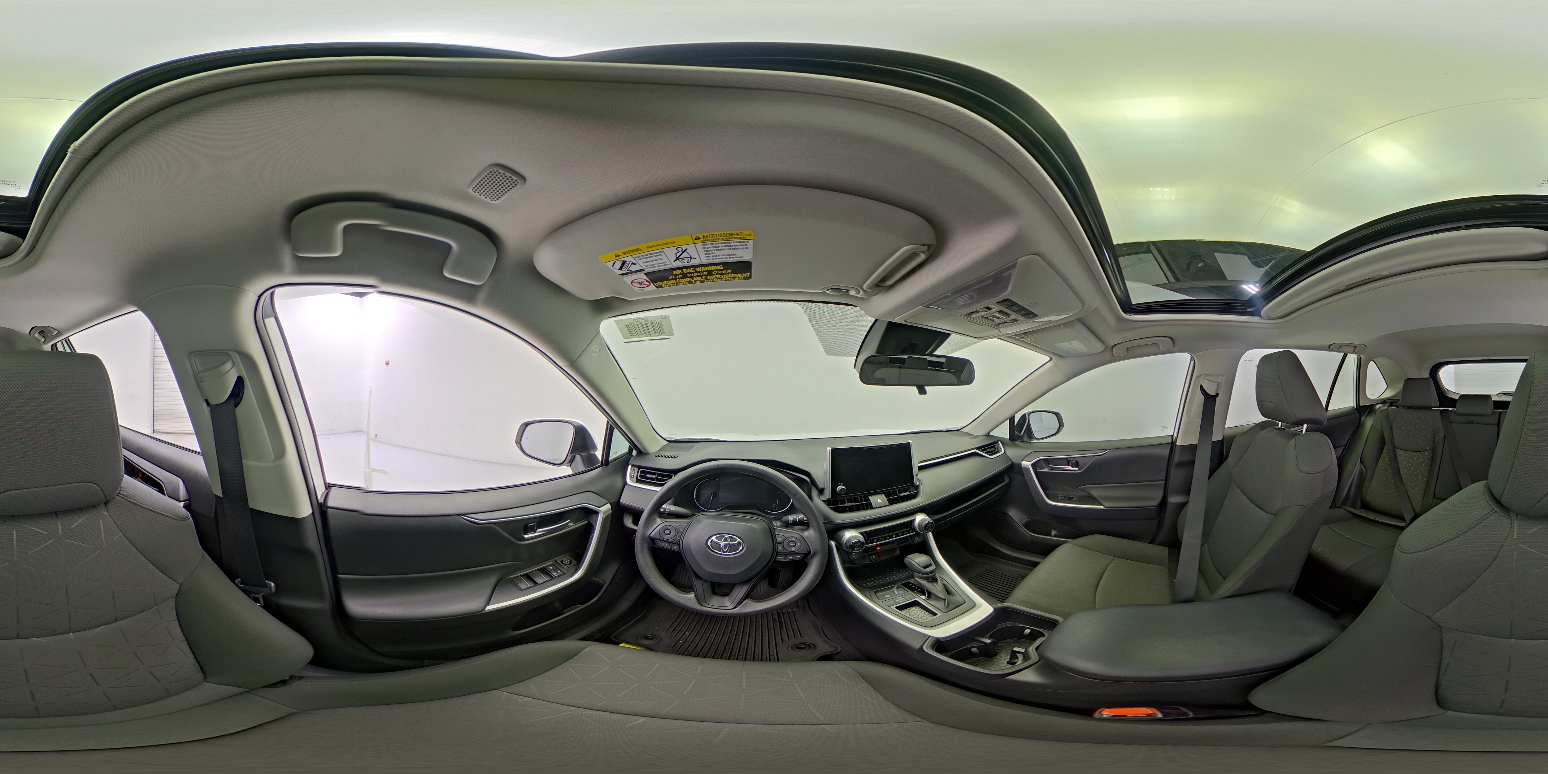 2025 Toyota RAV4 XLE - Photo 28