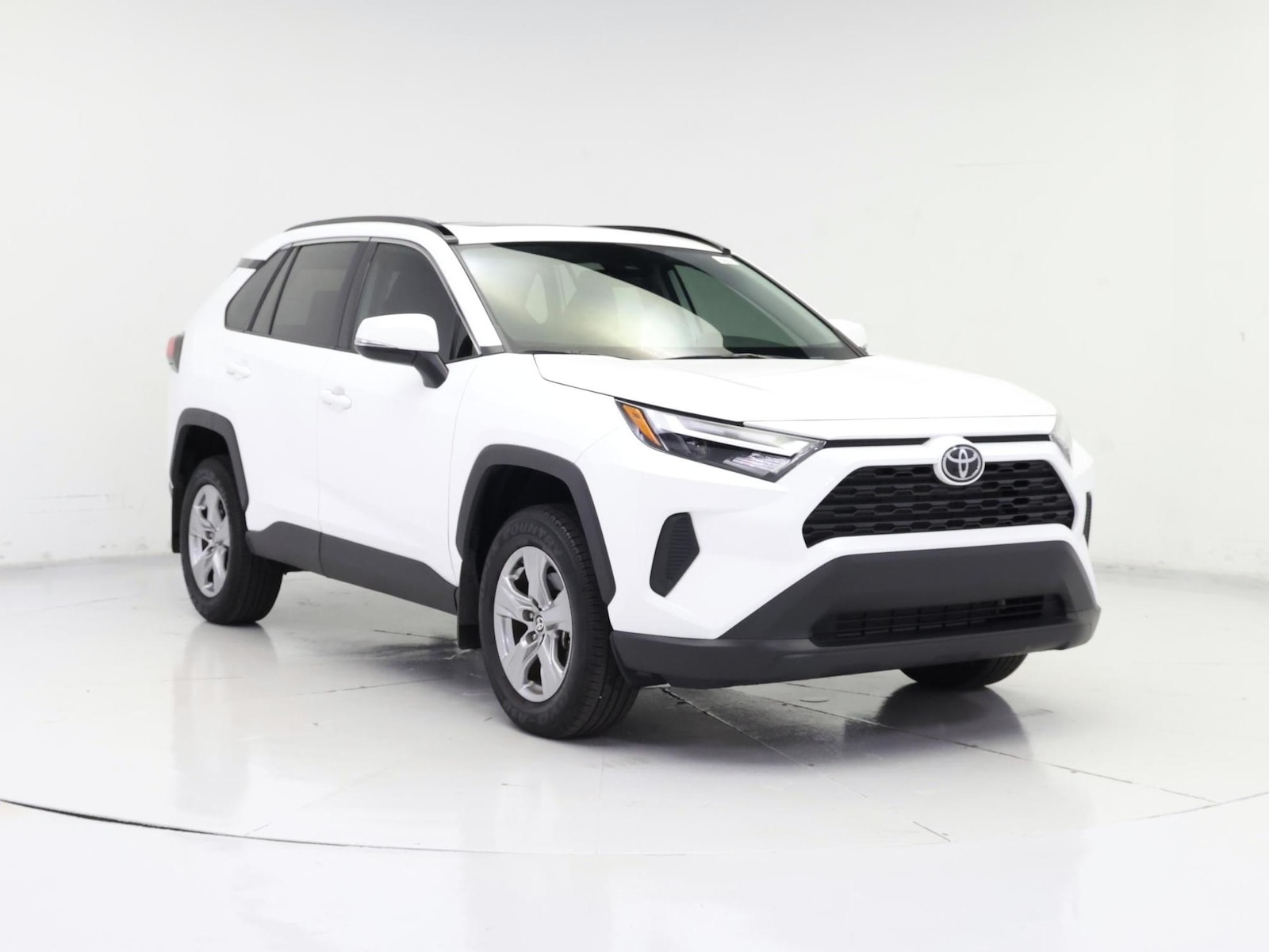 2025 Toyota RAV4 XLE - Photo 2