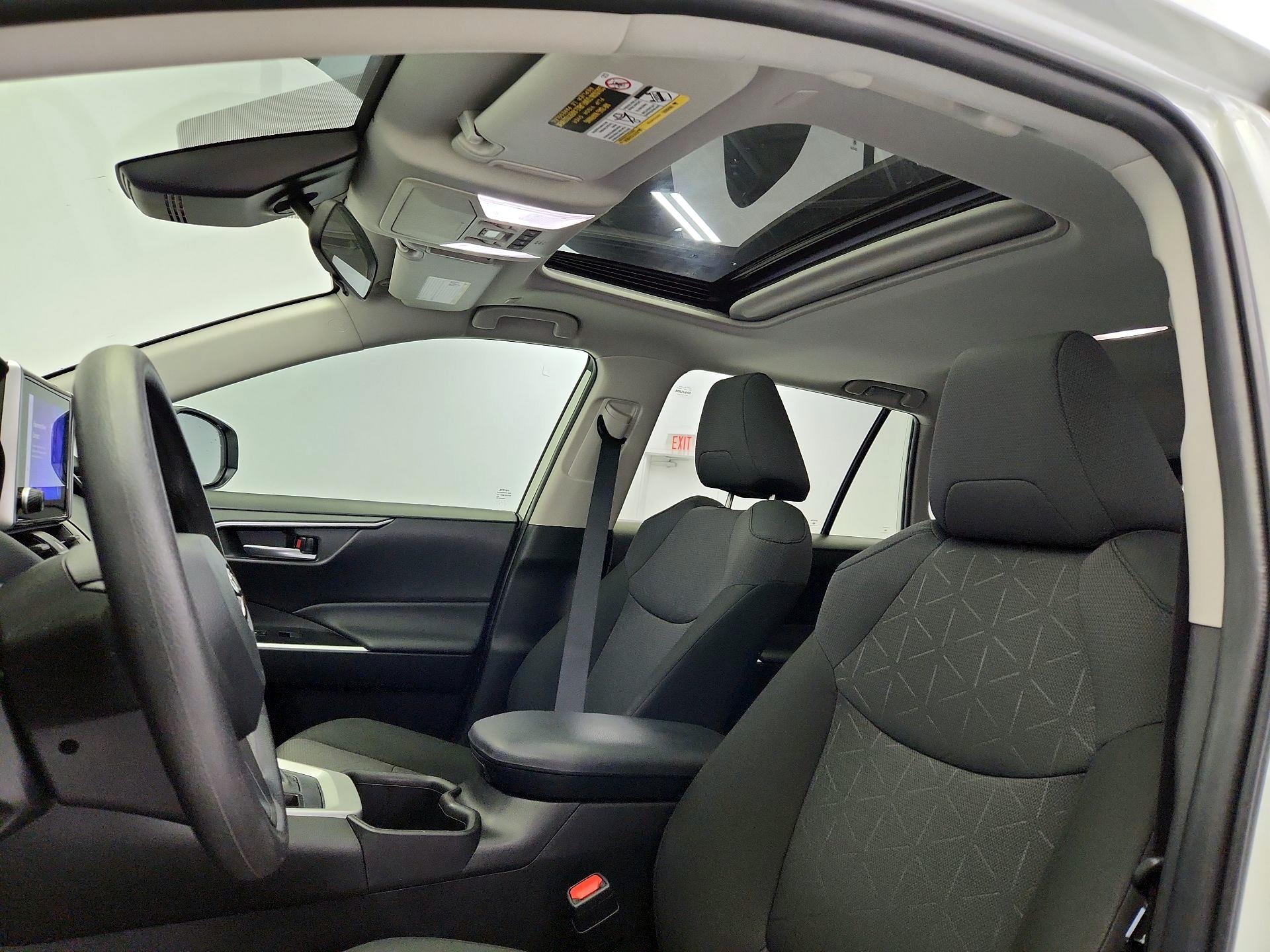 Thumbnail: 2025 Toyota RAV4 - 20