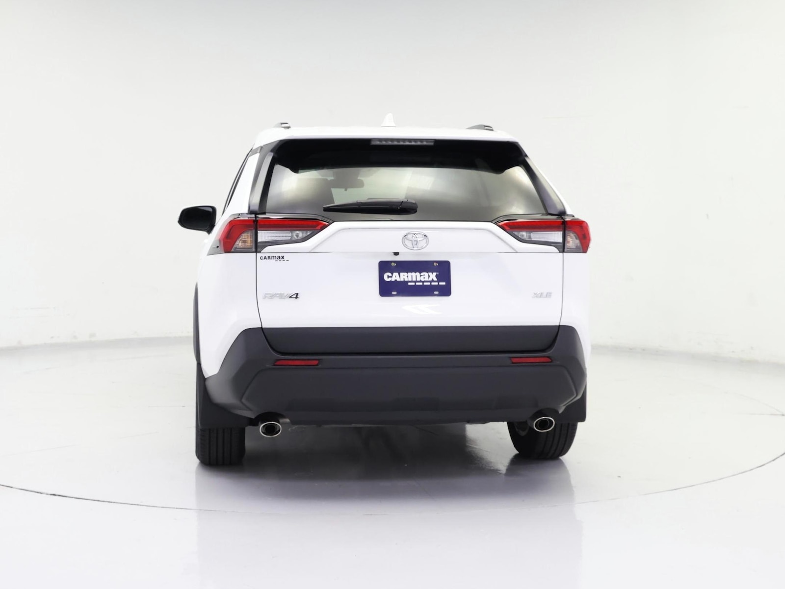 2025 Toyota RAV4 XLE - Photo 7