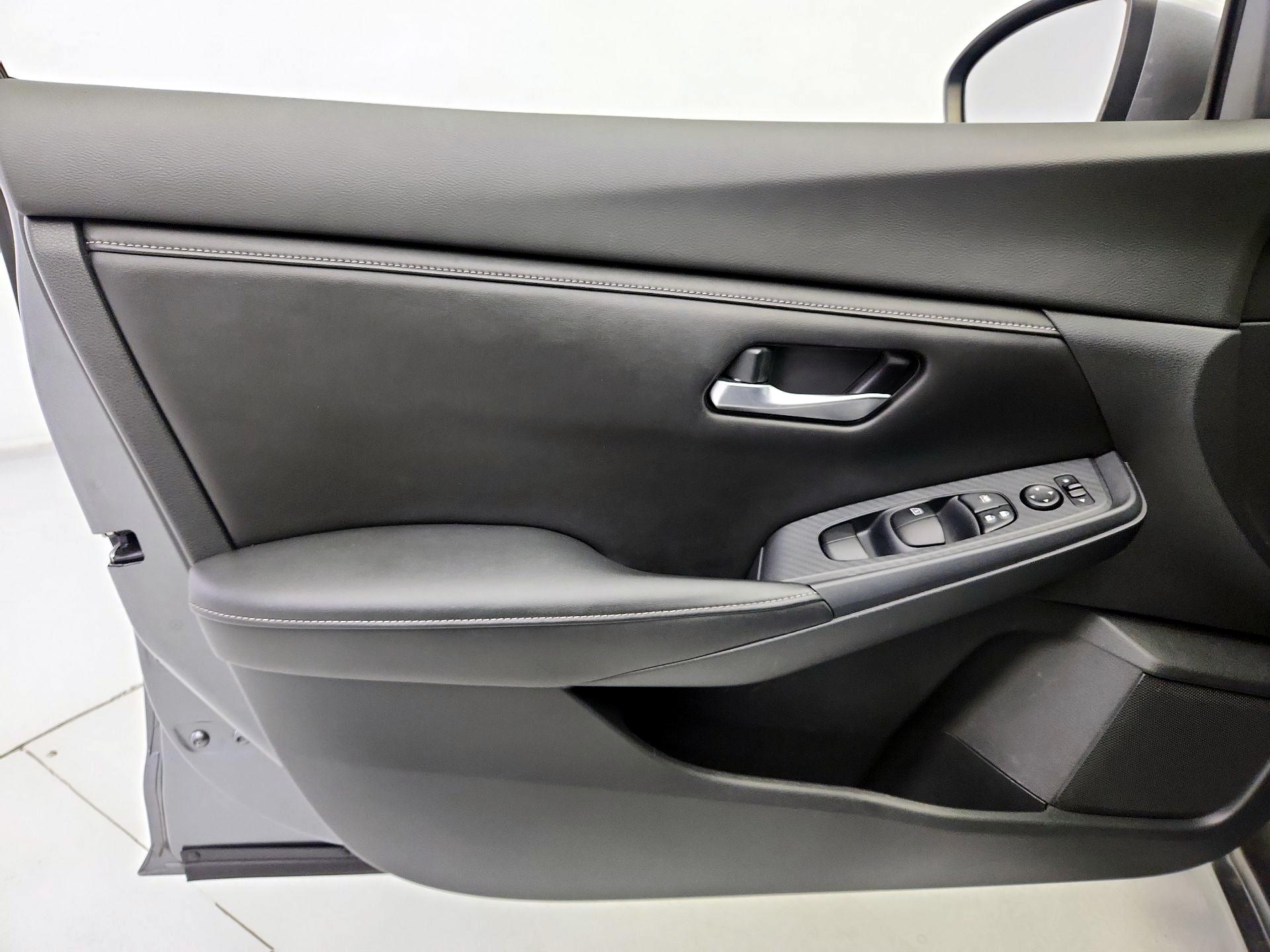 Thumbnail: 2020 Nissan Sentra - 12
