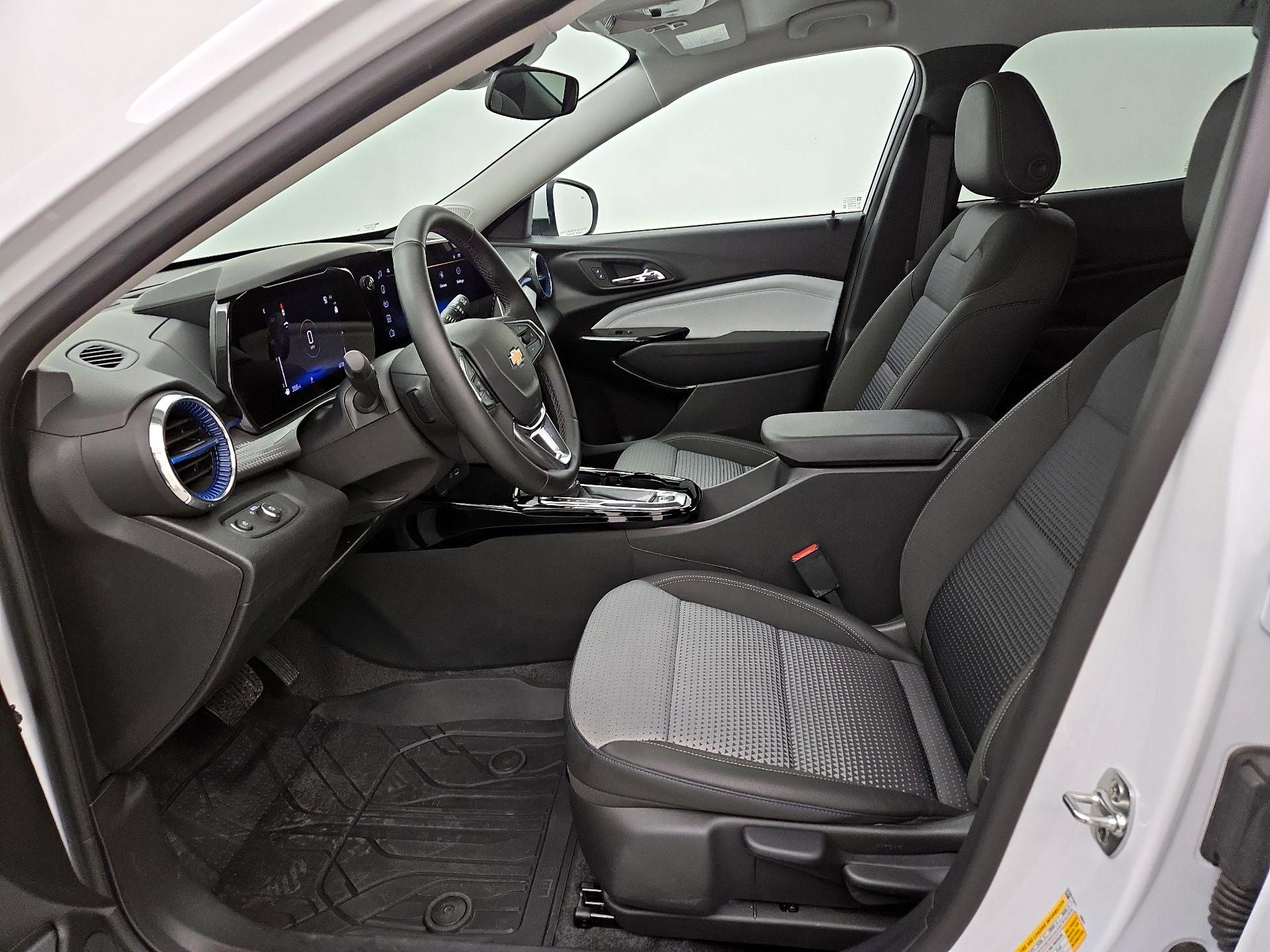 Thumbnail: 2025 Chevrolet Trax - 11