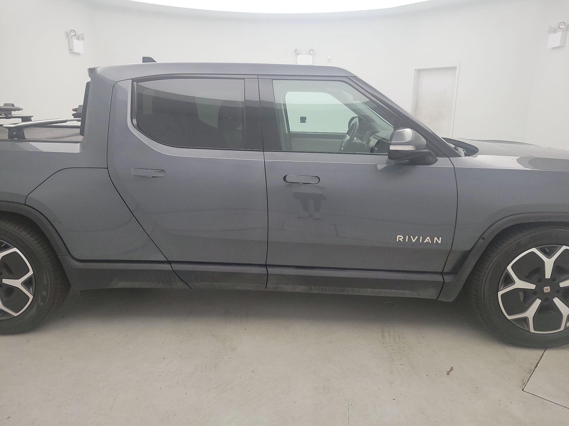 Thumbnail: 2022 Rivian R1T - 4
