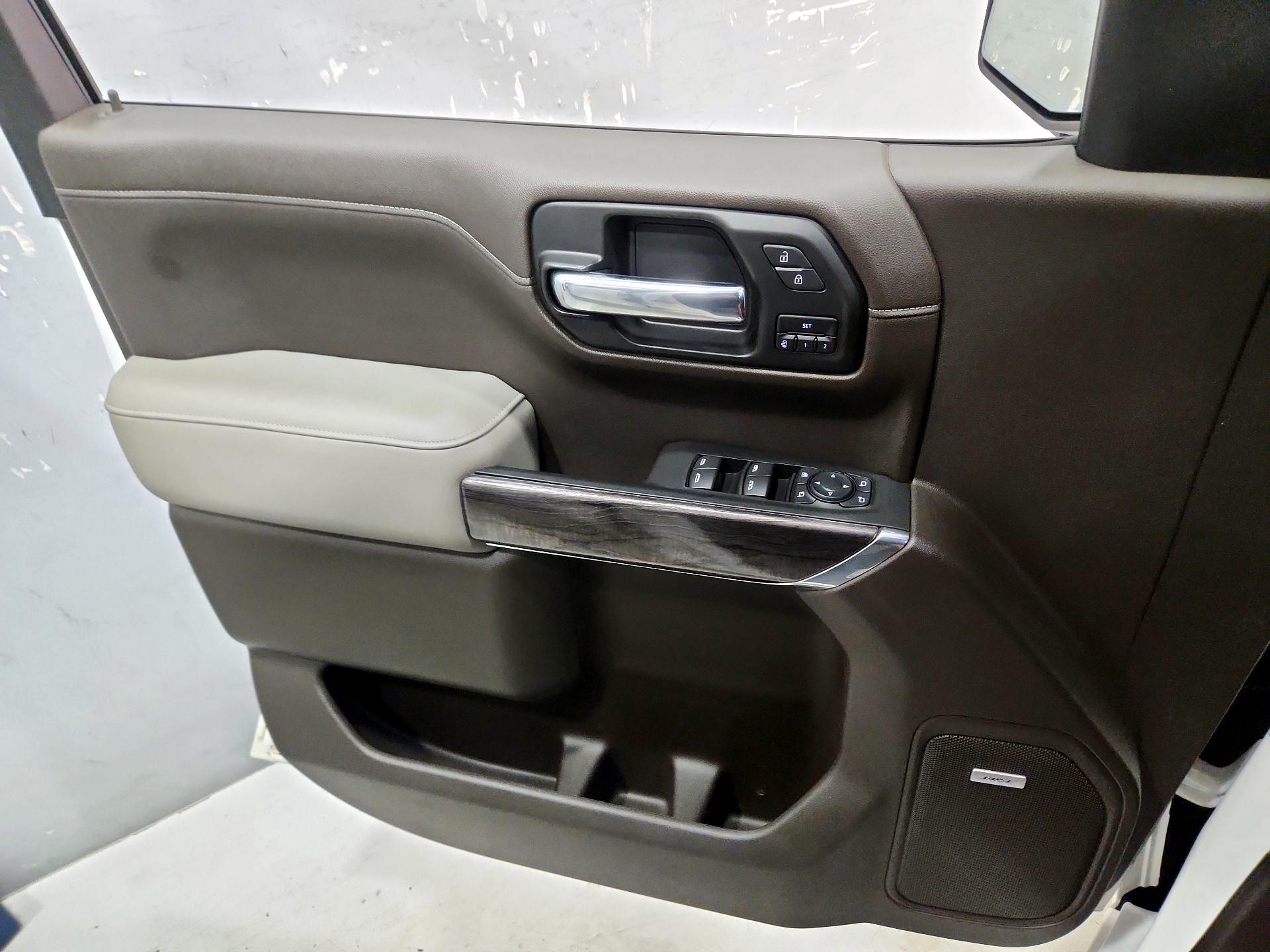 Thumbnail: 2020 Chevrolet Silverado 1500 - 12