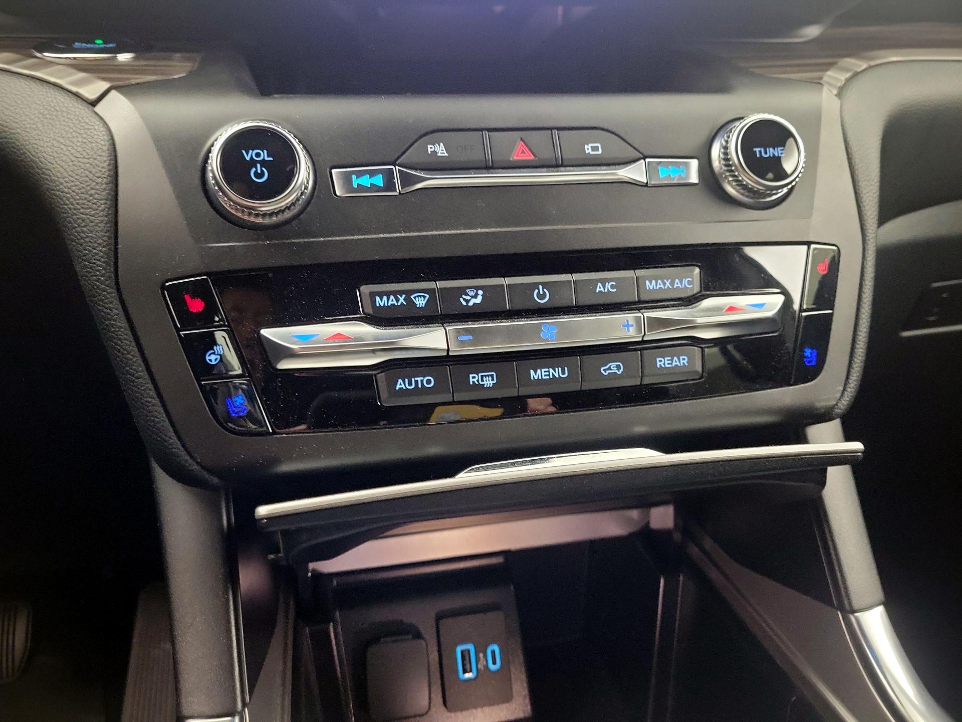 Thumbnail: 2020 Ford Explorer - 17