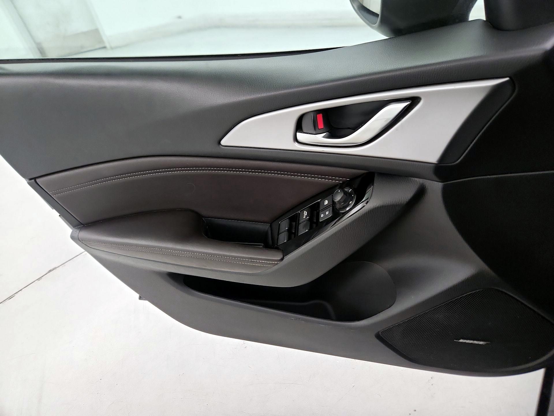 Thumbnail: 2018 Mazda Mazda3 - 12
