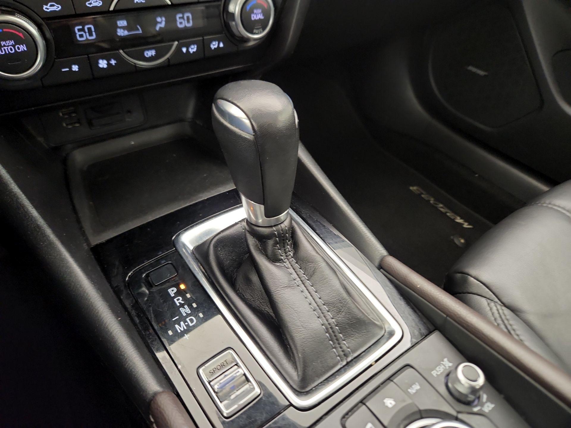 Thumbnail: 2018 Mazda Mazda3 - 17