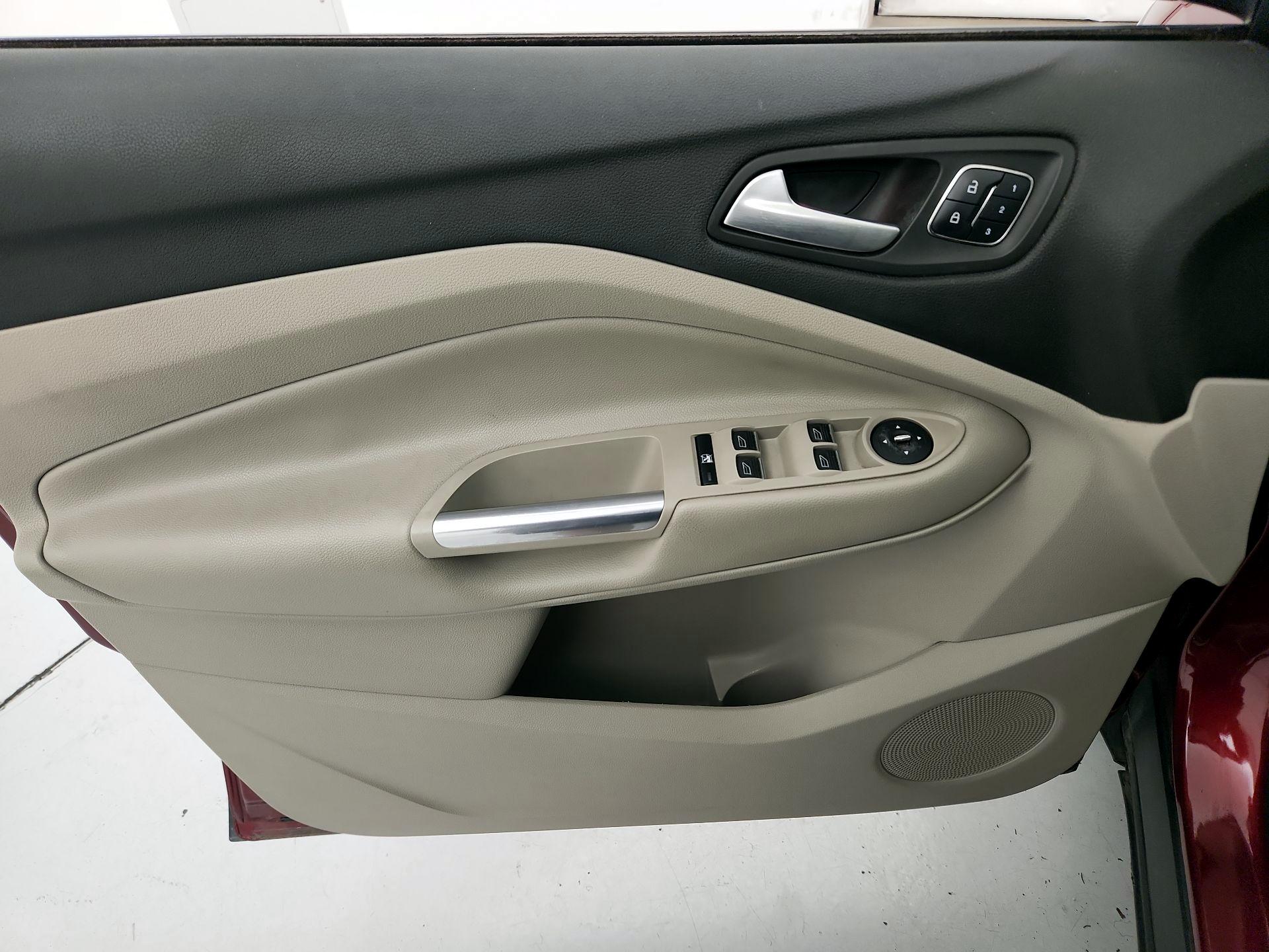 Thumbnail: 2014 Ford Escape - 12