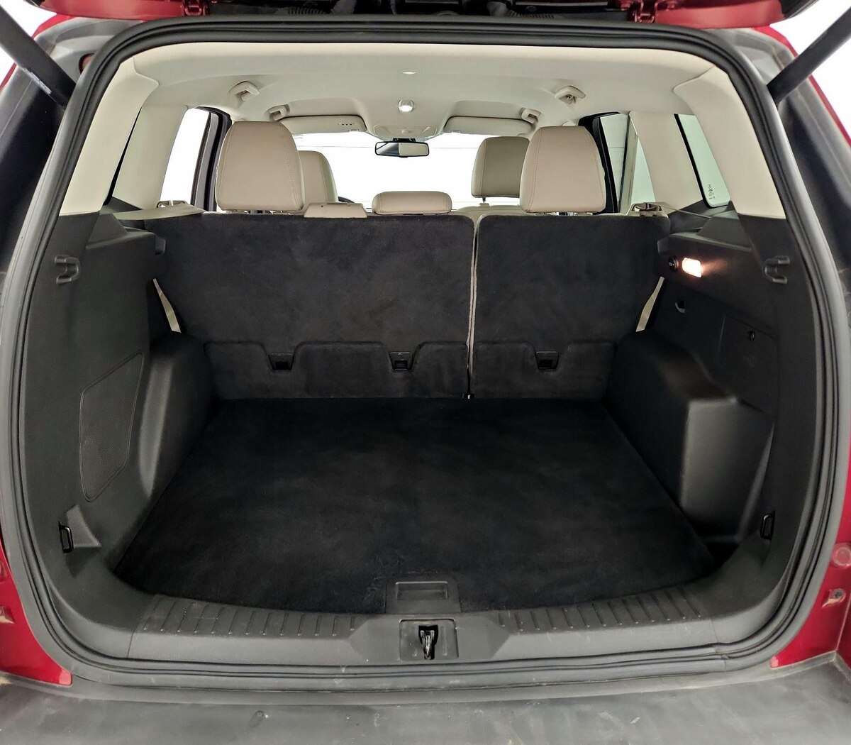 Trunk/Cargo (Seats Up)
