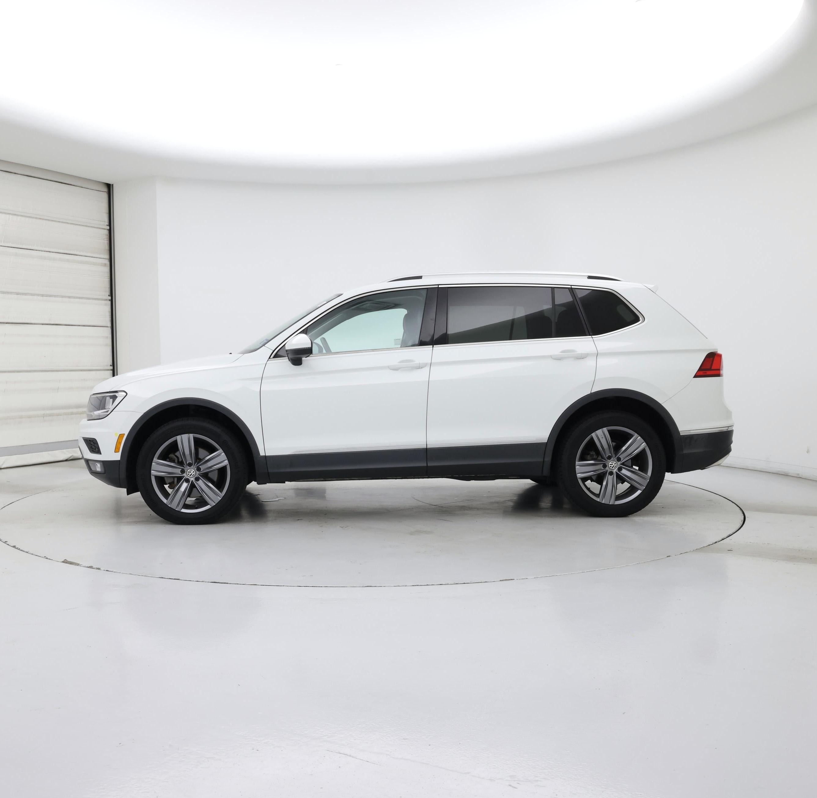 Thumbnail: 2020 Volkswagen Tiguan - 3