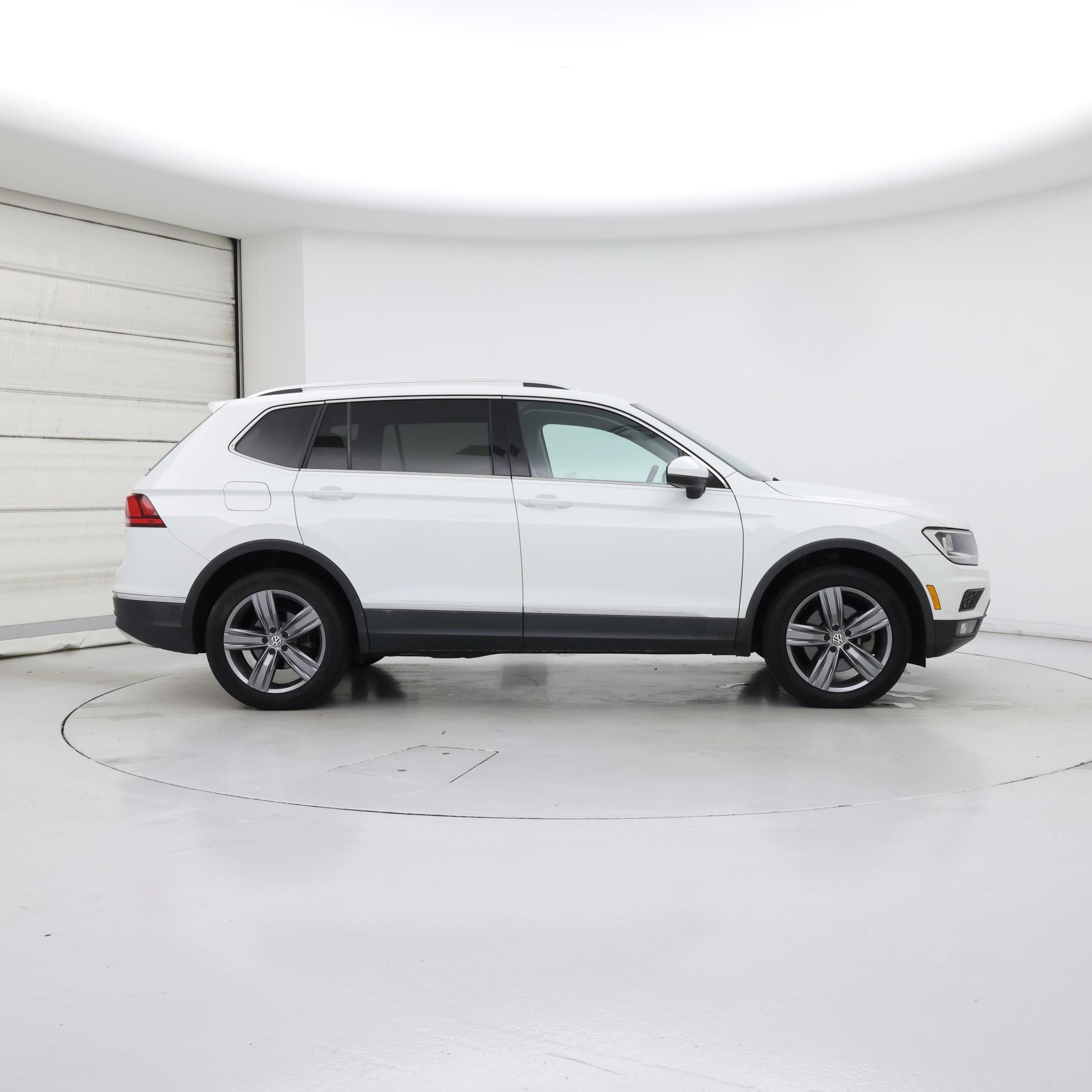 Thumbnail: 2020 Volkswagen Tiguan - 7