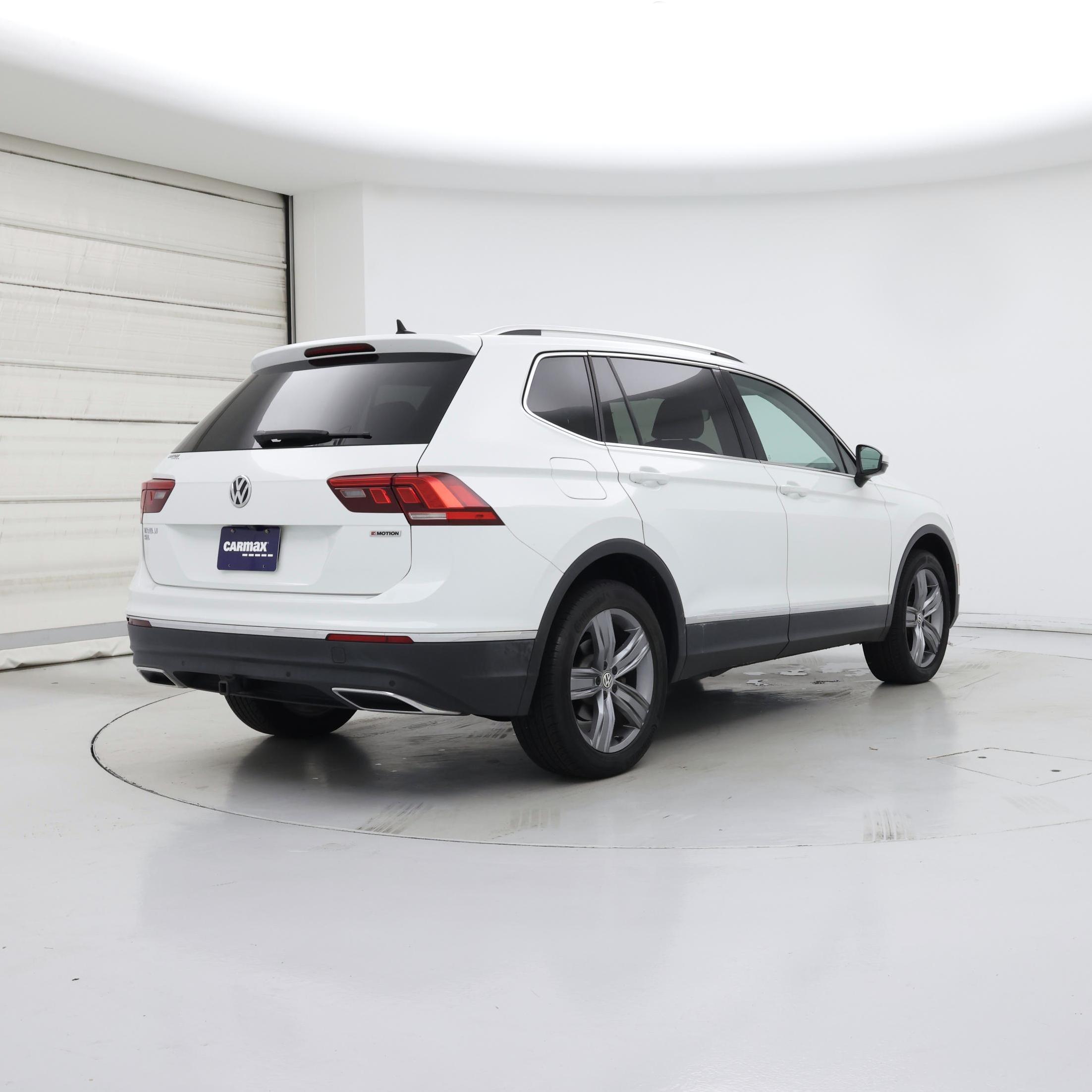 Thumbnail: 2020 Volkswagen Tiguan - 8
