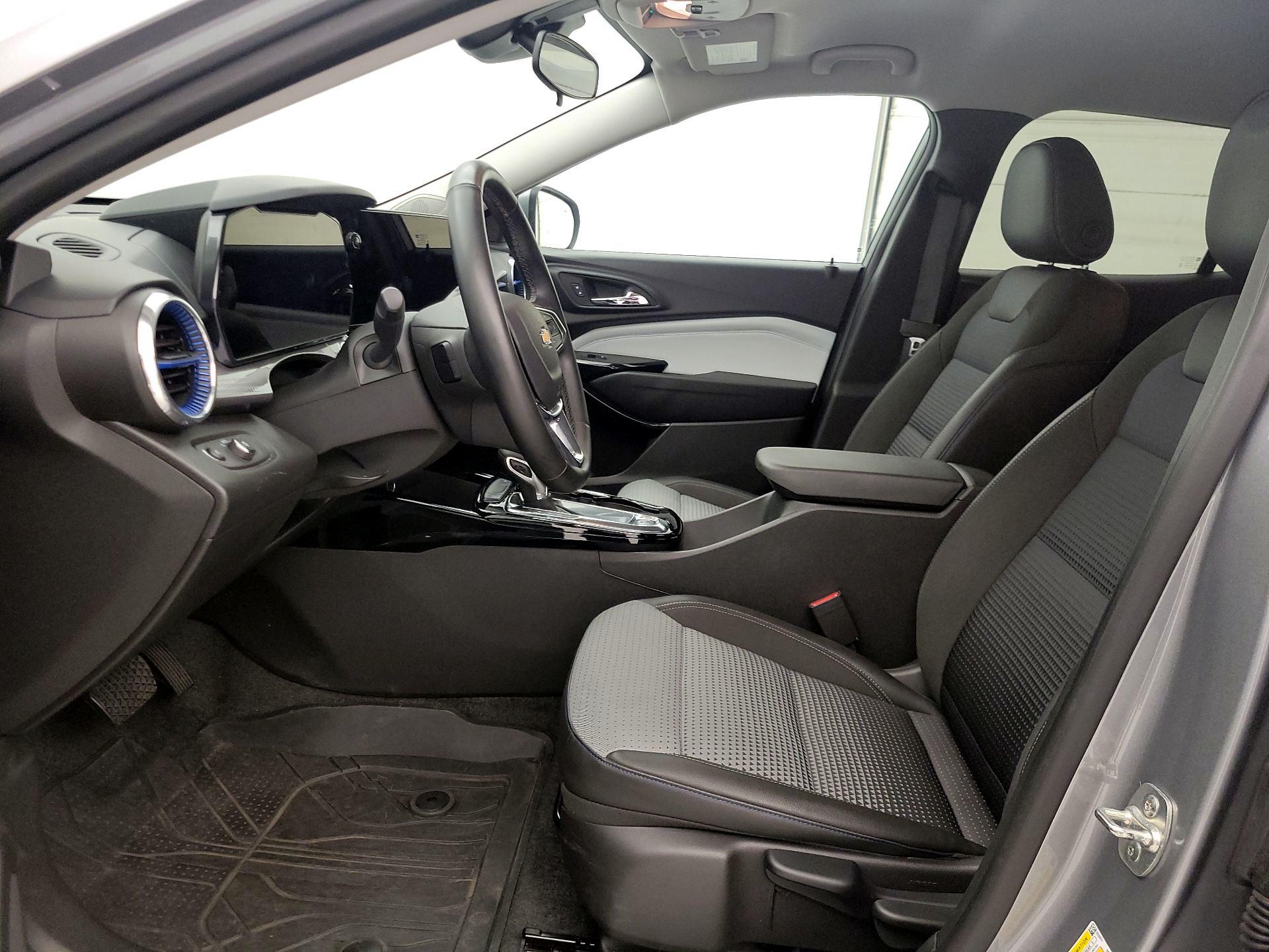 Thumbnail: 2025 Chevrolet Trax - 11