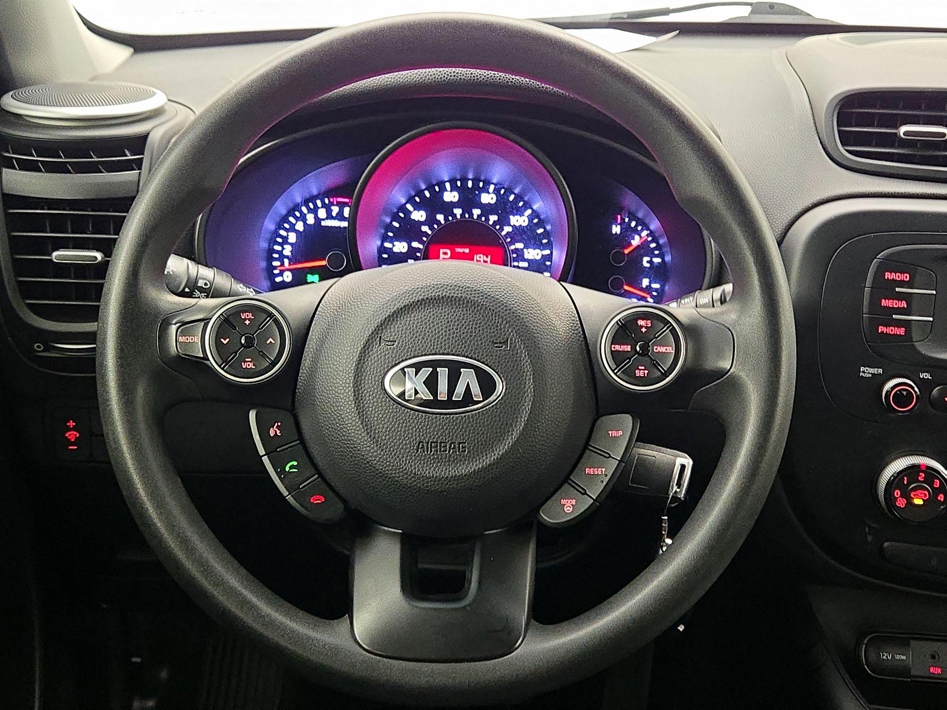 Thumbnail: 2016 Kia Soul - 10