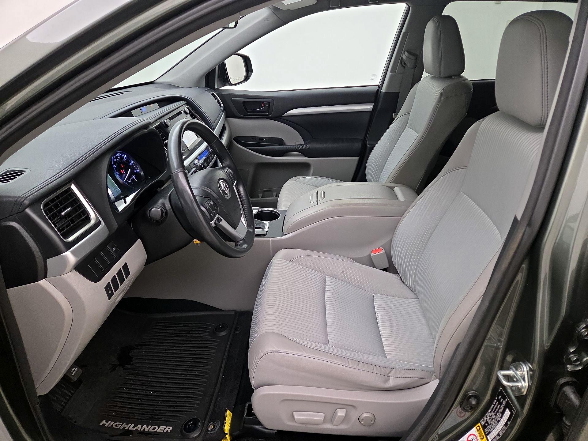 Thumbnail: 2014 Toyota Highlander - 11