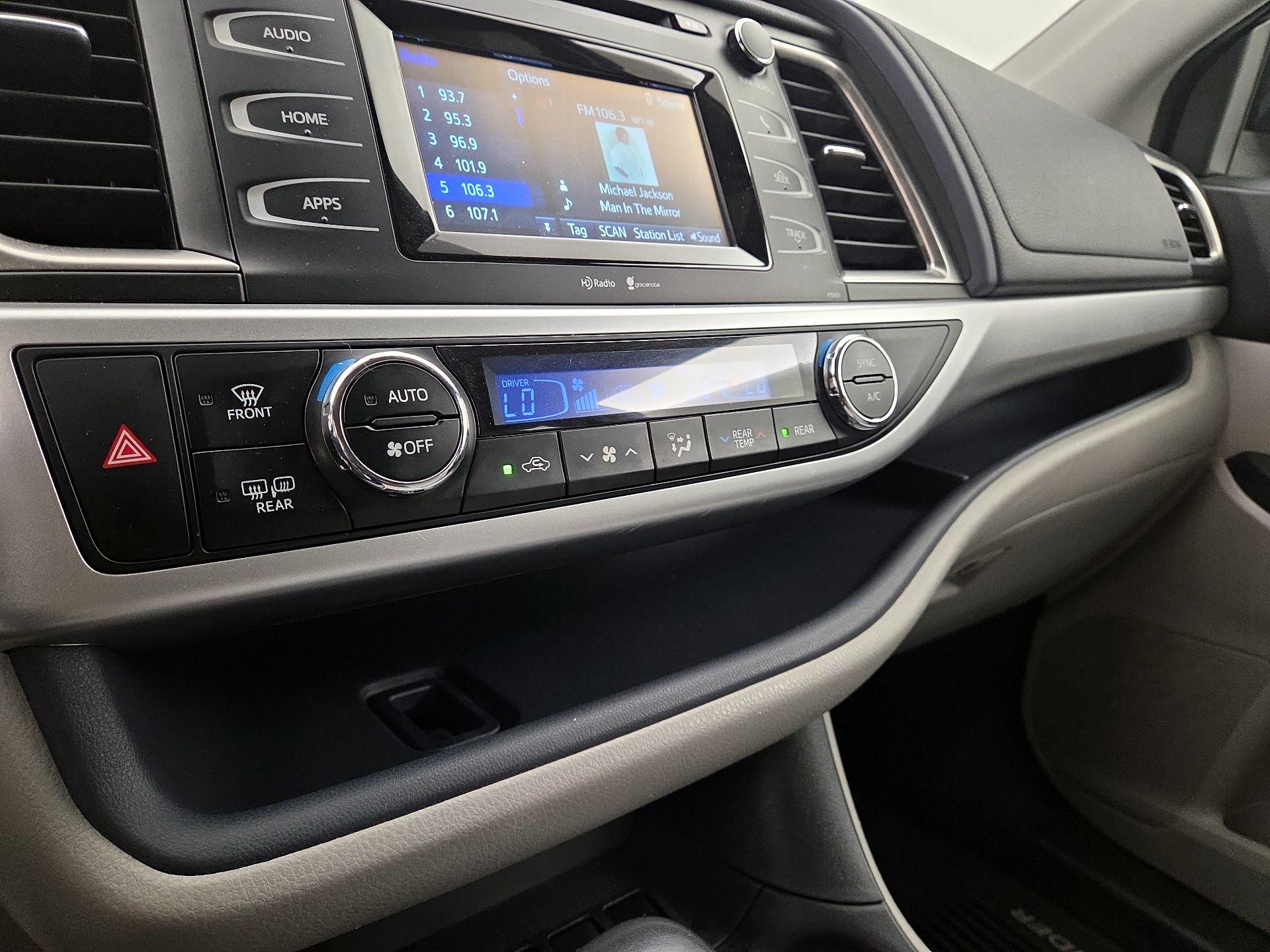 Thumbnail: 2014 Toyota Highlander - 15